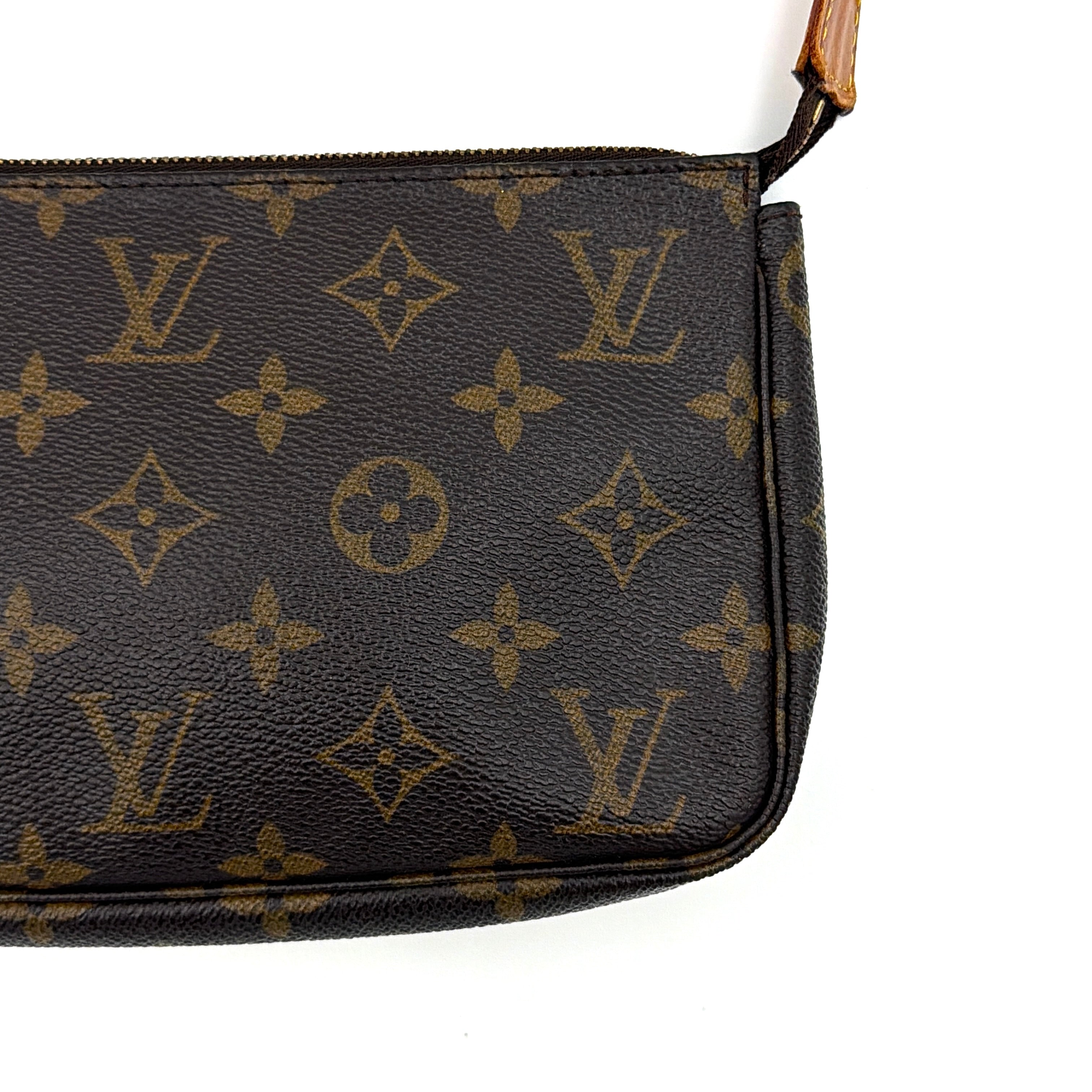 Louis Vuitton Monogram Pochette Shoulder Bag