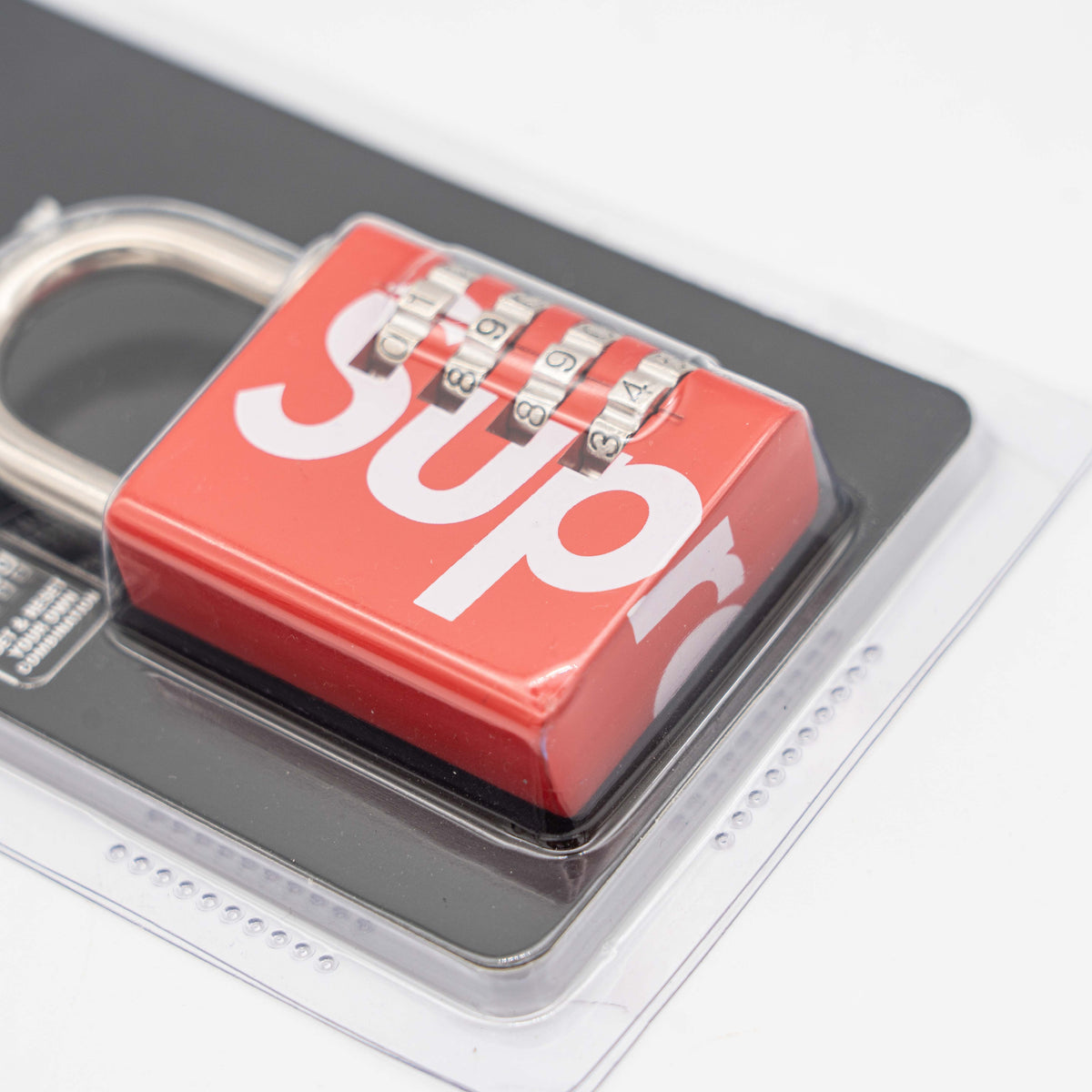 Supreme Masterlock Numeric Lock Red