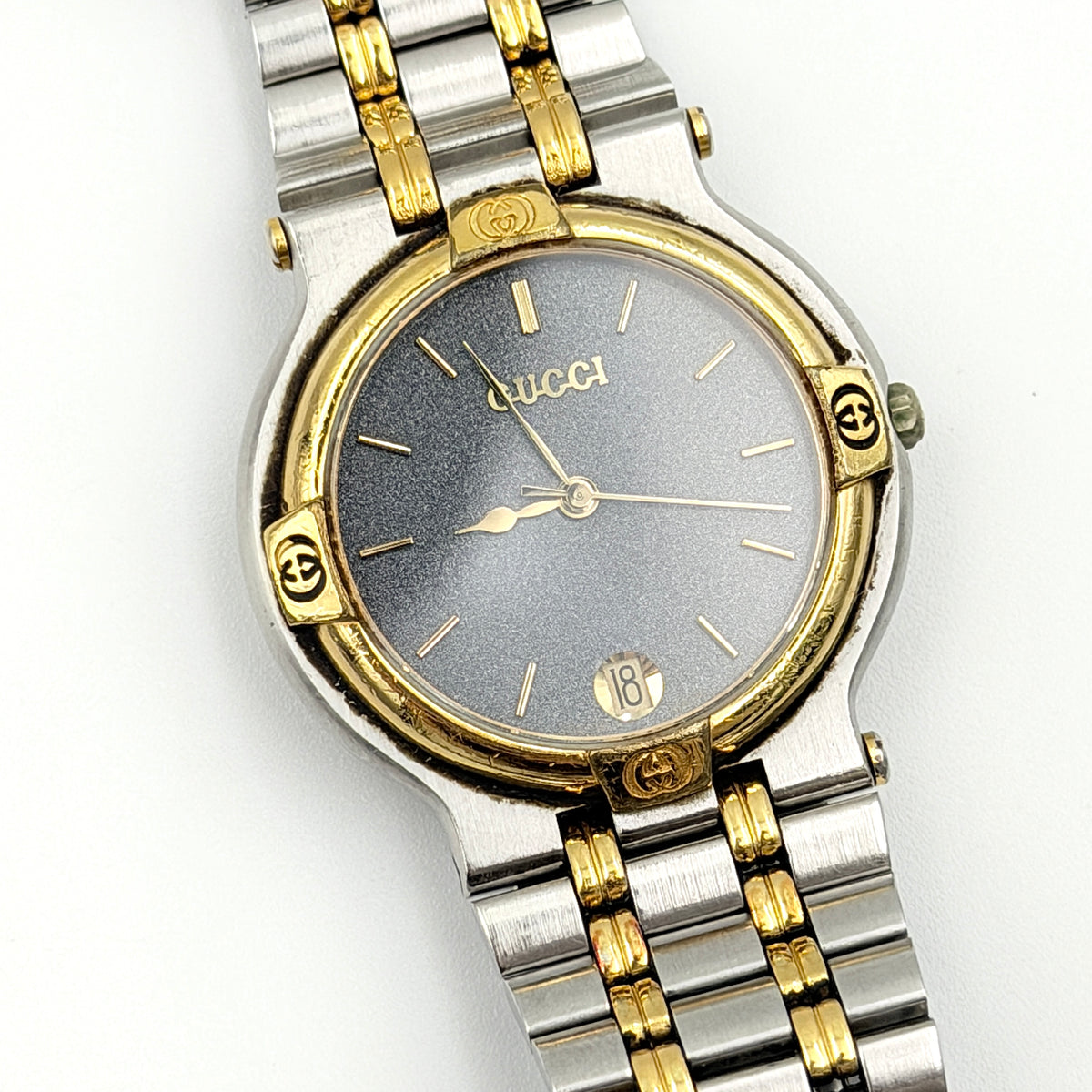 Gucci 9000M Black Dial Stainless Steel Watch Gold/Silver