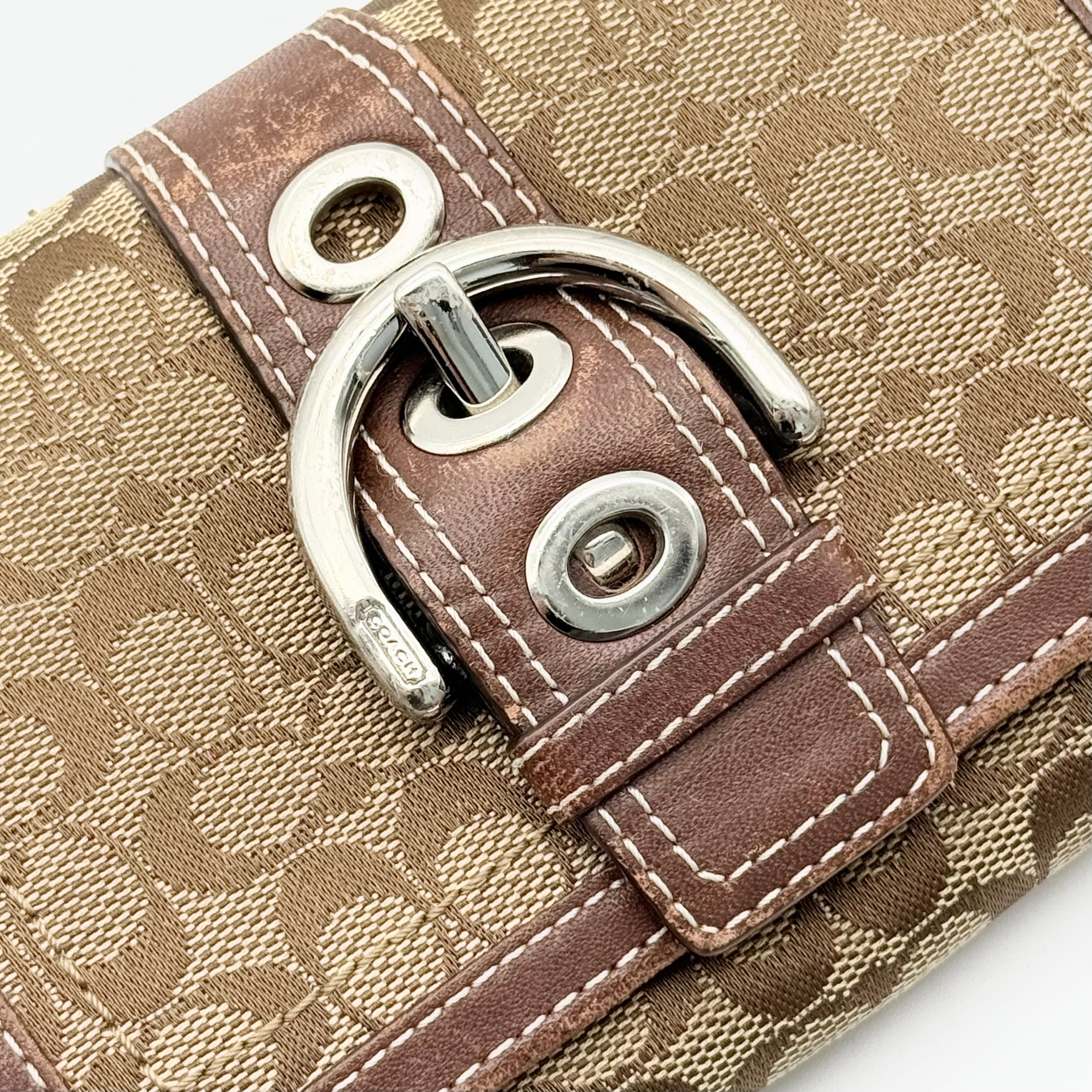 Coach Y2K Soho Buckle Wallet Beige/Brown