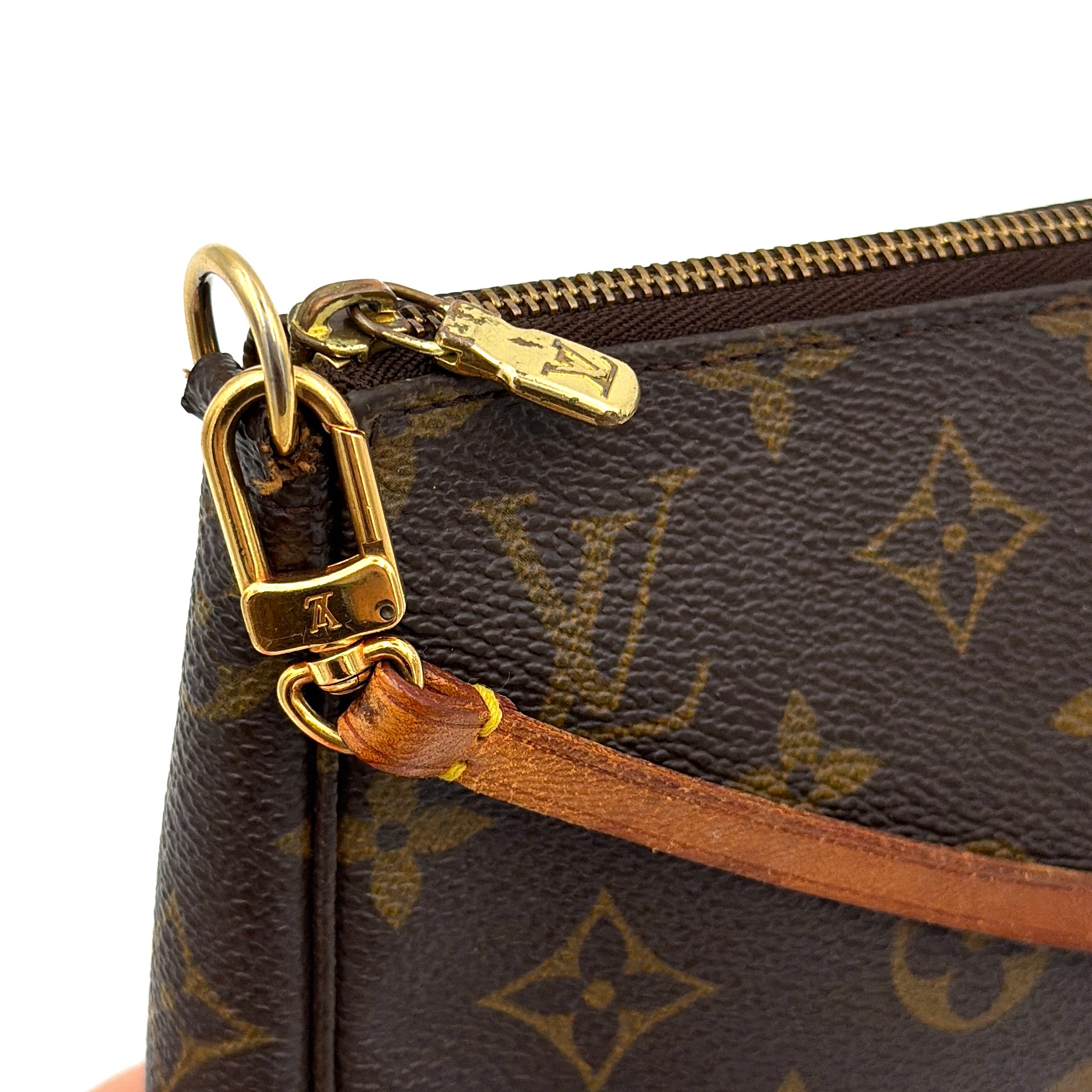 Louis Vuitton Monogram Pochette Shoulder Bag