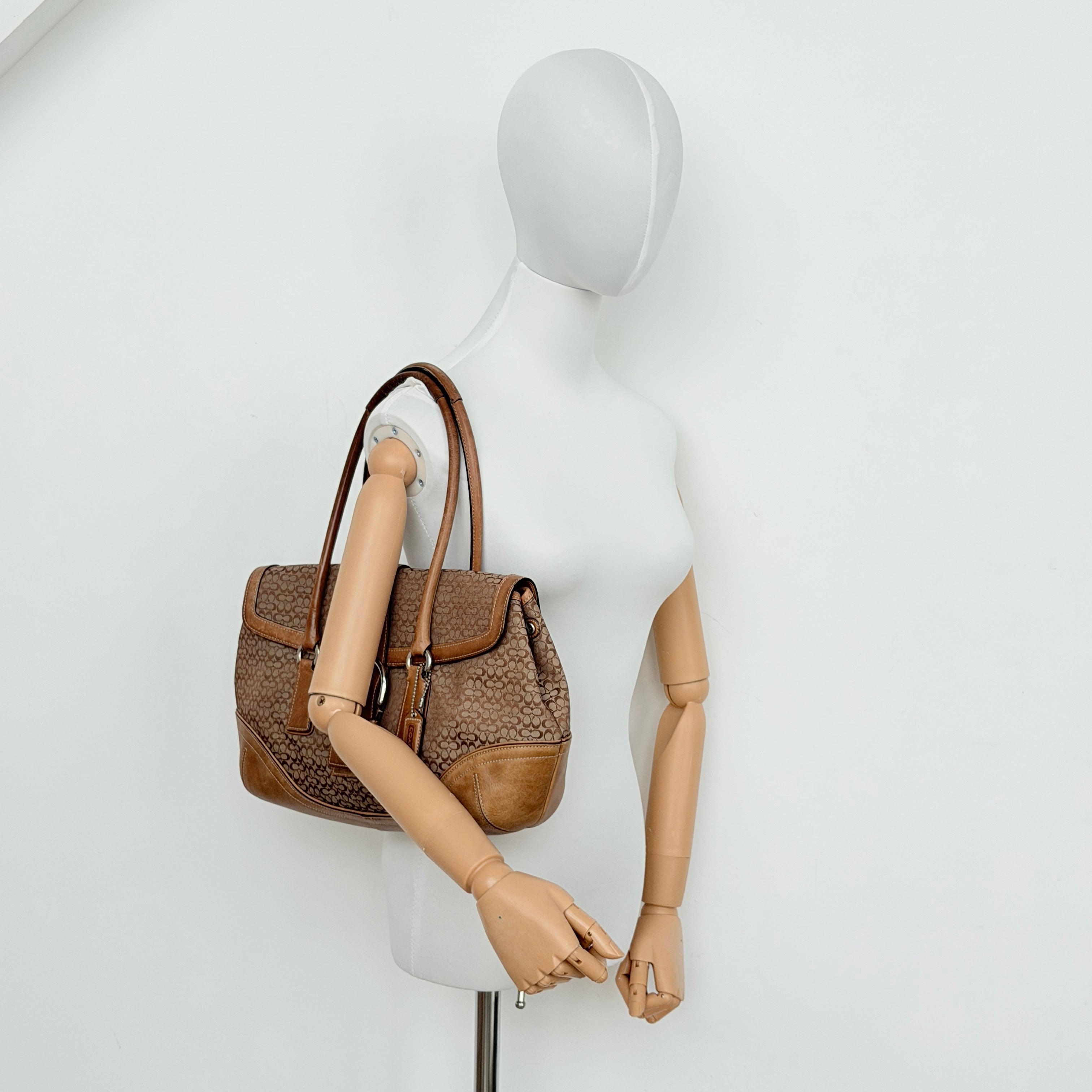 Coach Y2K Signature Soho Shoulder Bag Beige/Tan
