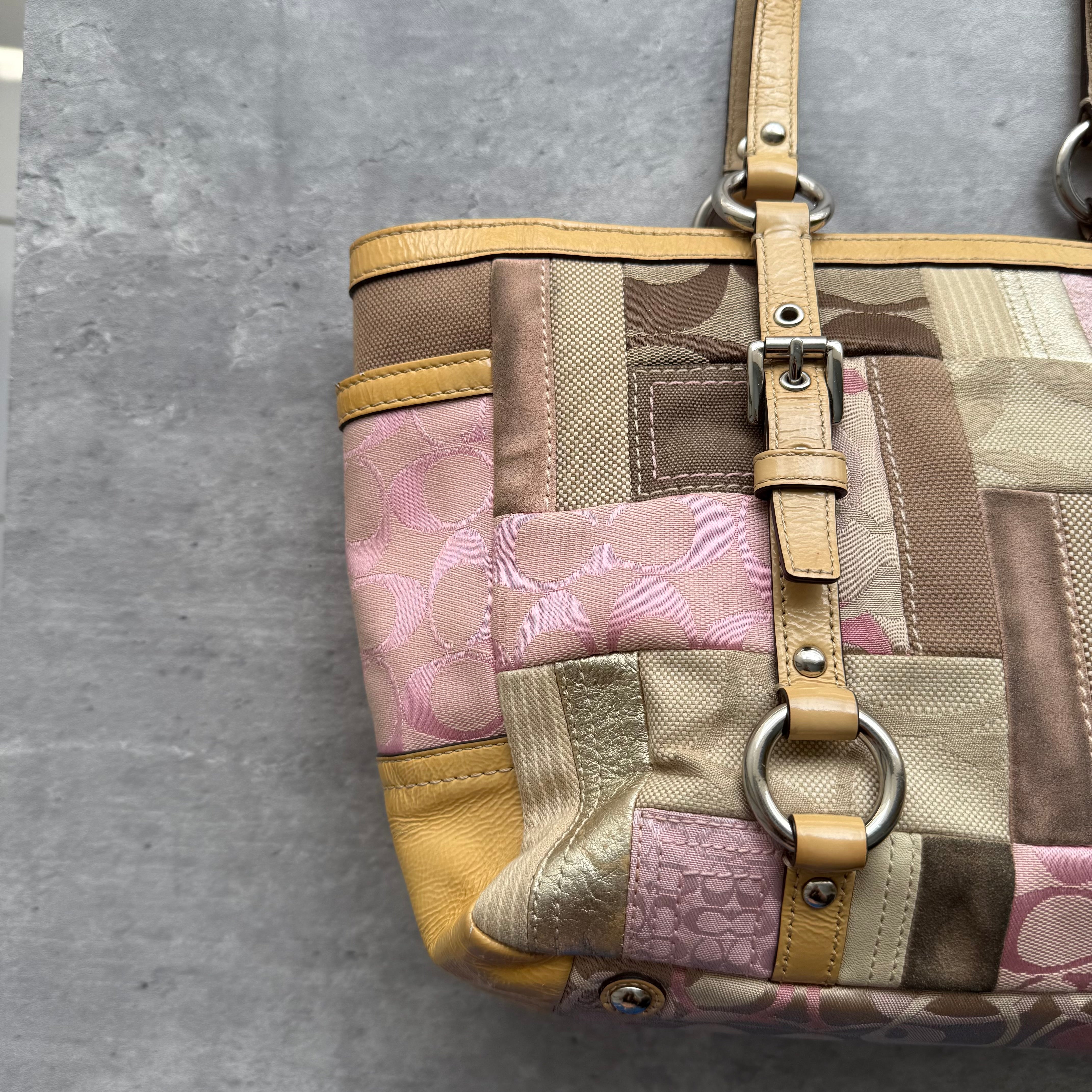 Coach Y2K Signature Patchwork Gallery Tote Bag Beige/Pink