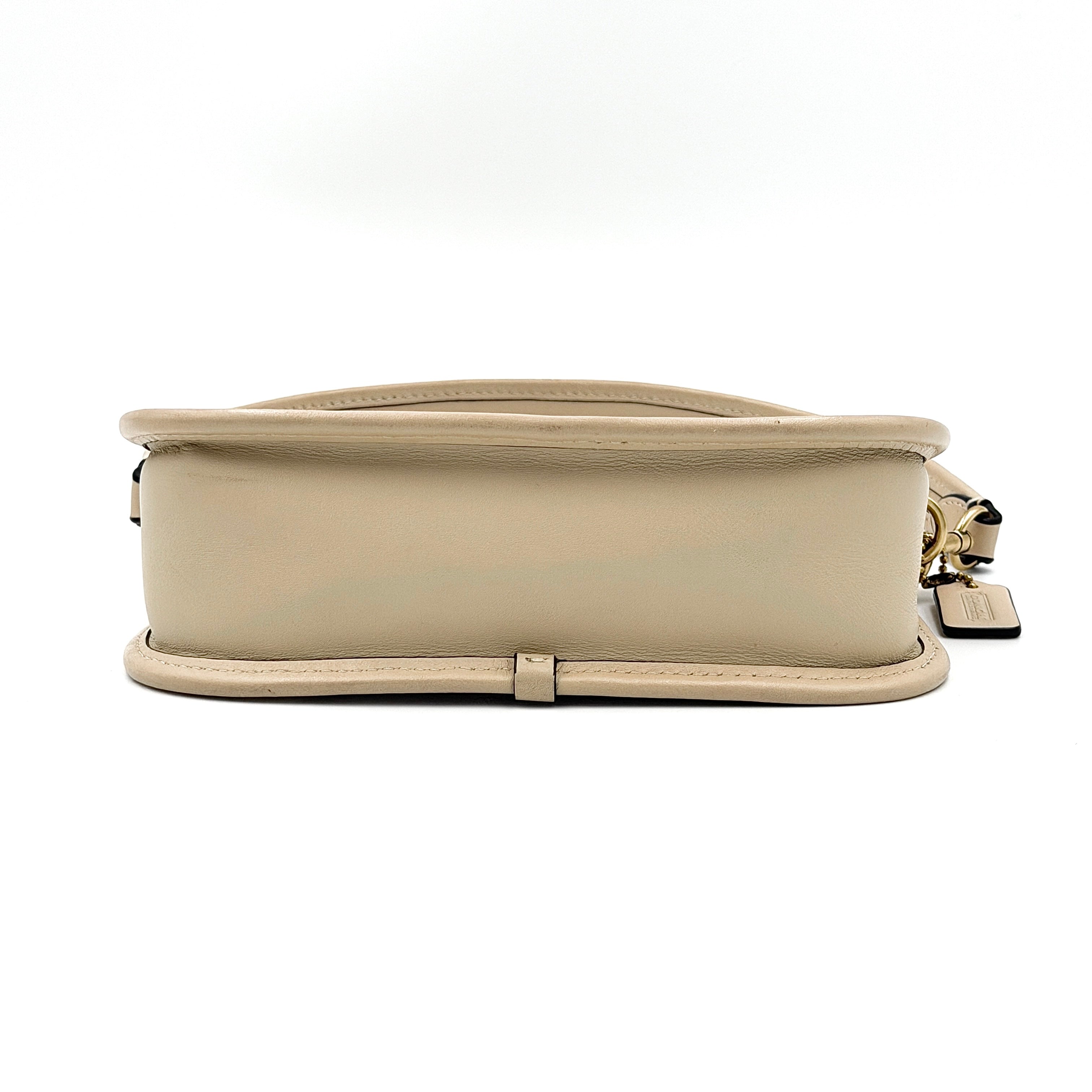 Coach Signature Swinger 20 Shoulder Bag Cream