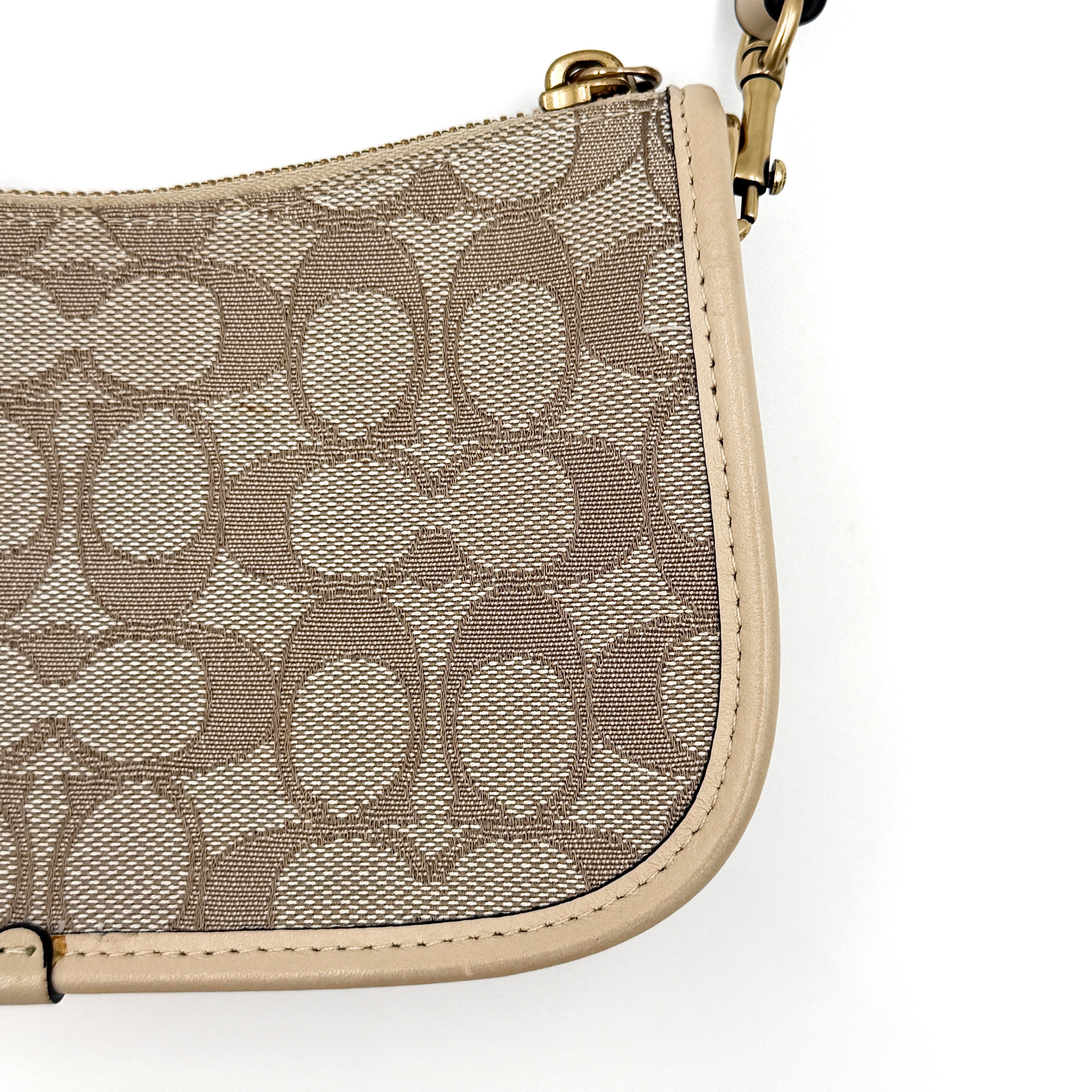 Coach Signature Swinger 20 Shoulder Bag Cream