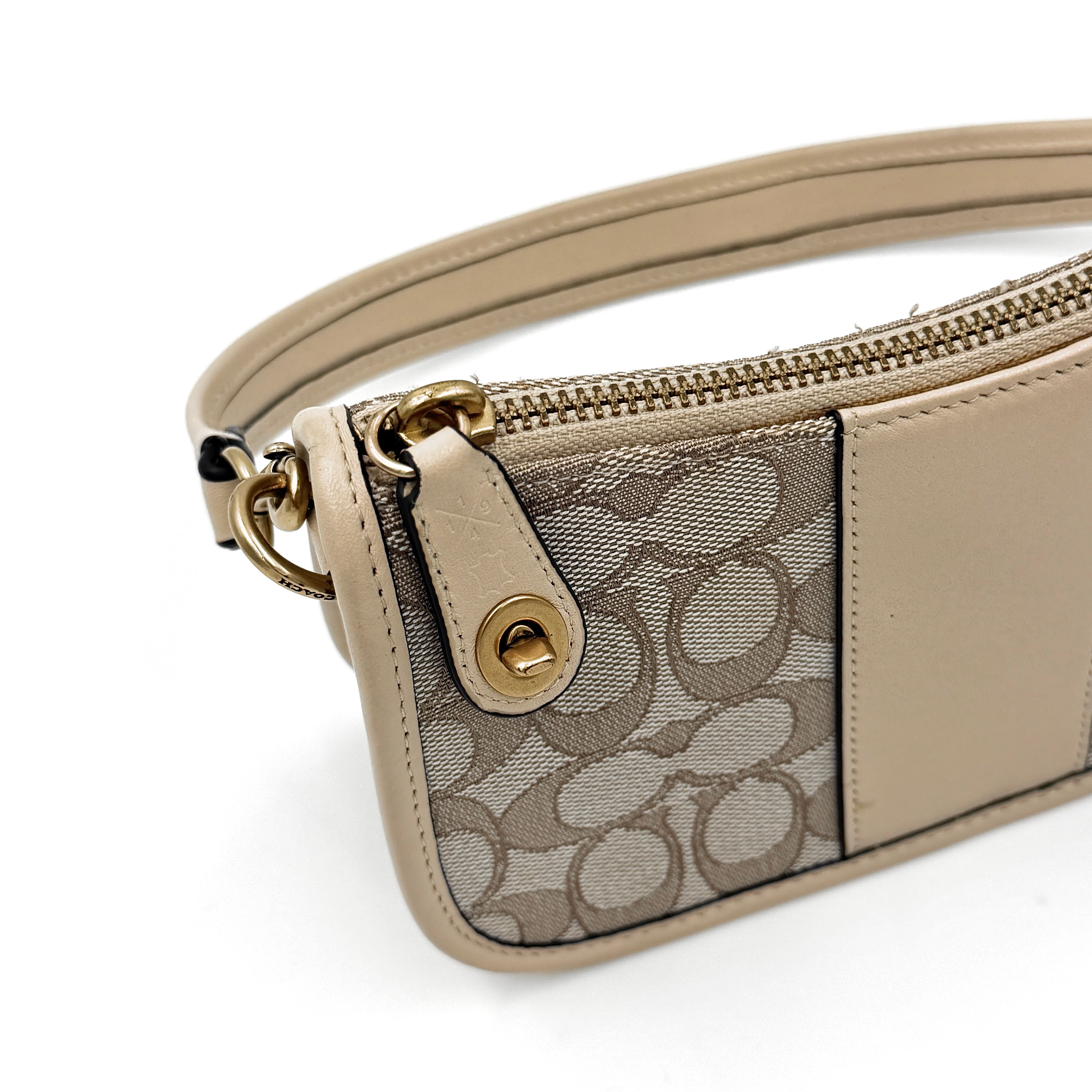 Coach Signature Swinger 20 Shoulder Bag Cream