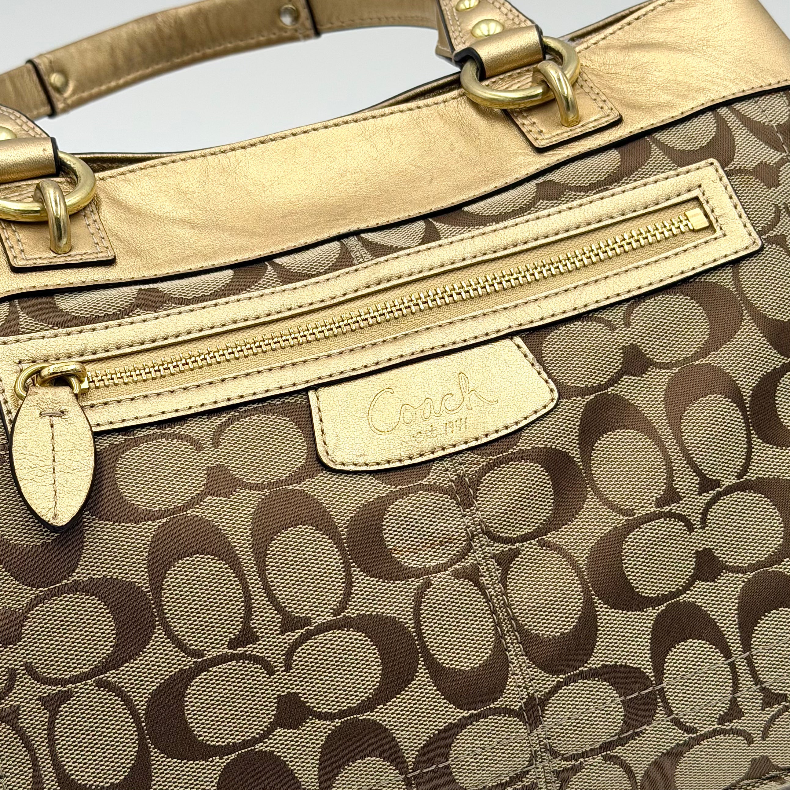 Coach Signature Penelope Shoulder Bag Beige/Gold