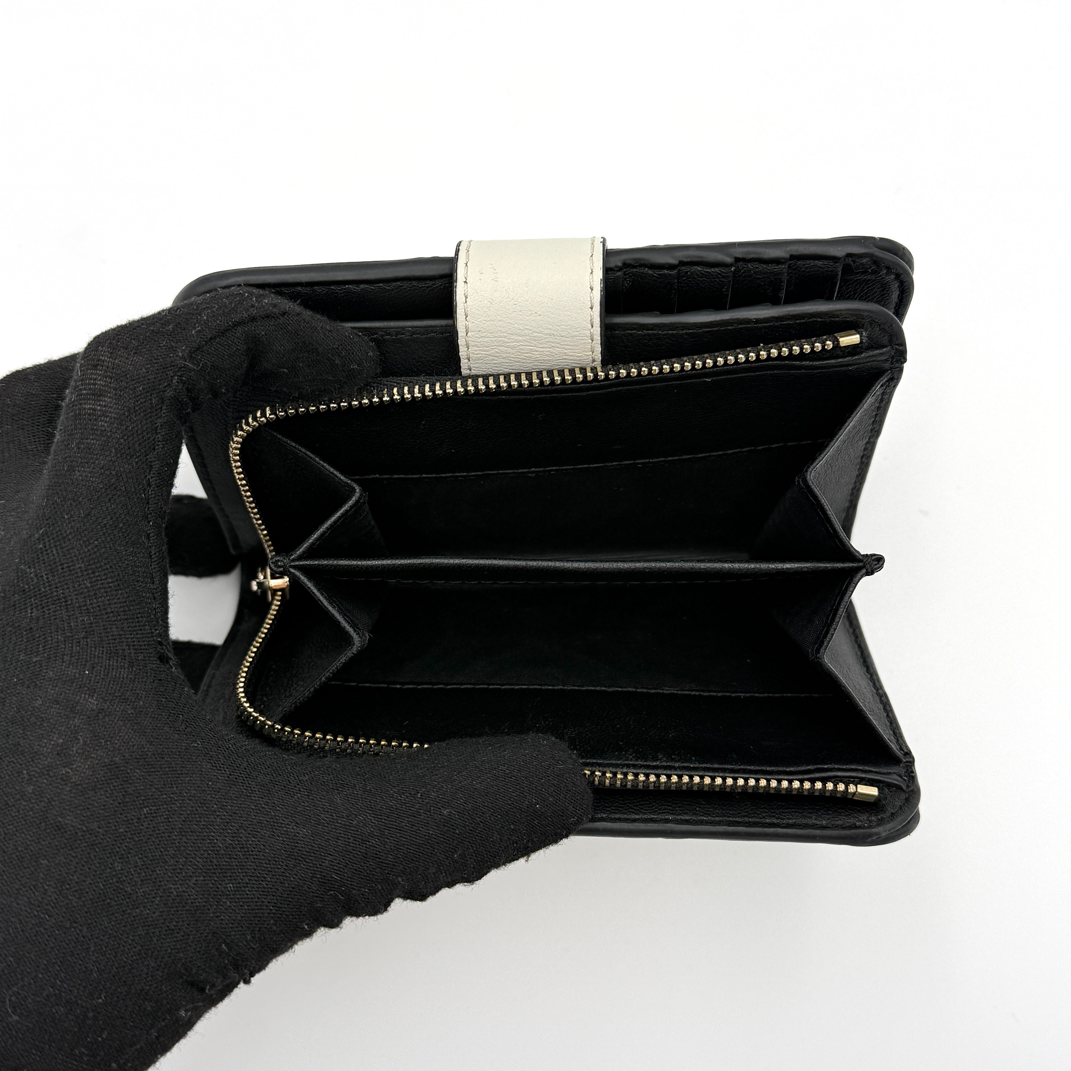 Furla Camelia M Compact Wallet Black/White