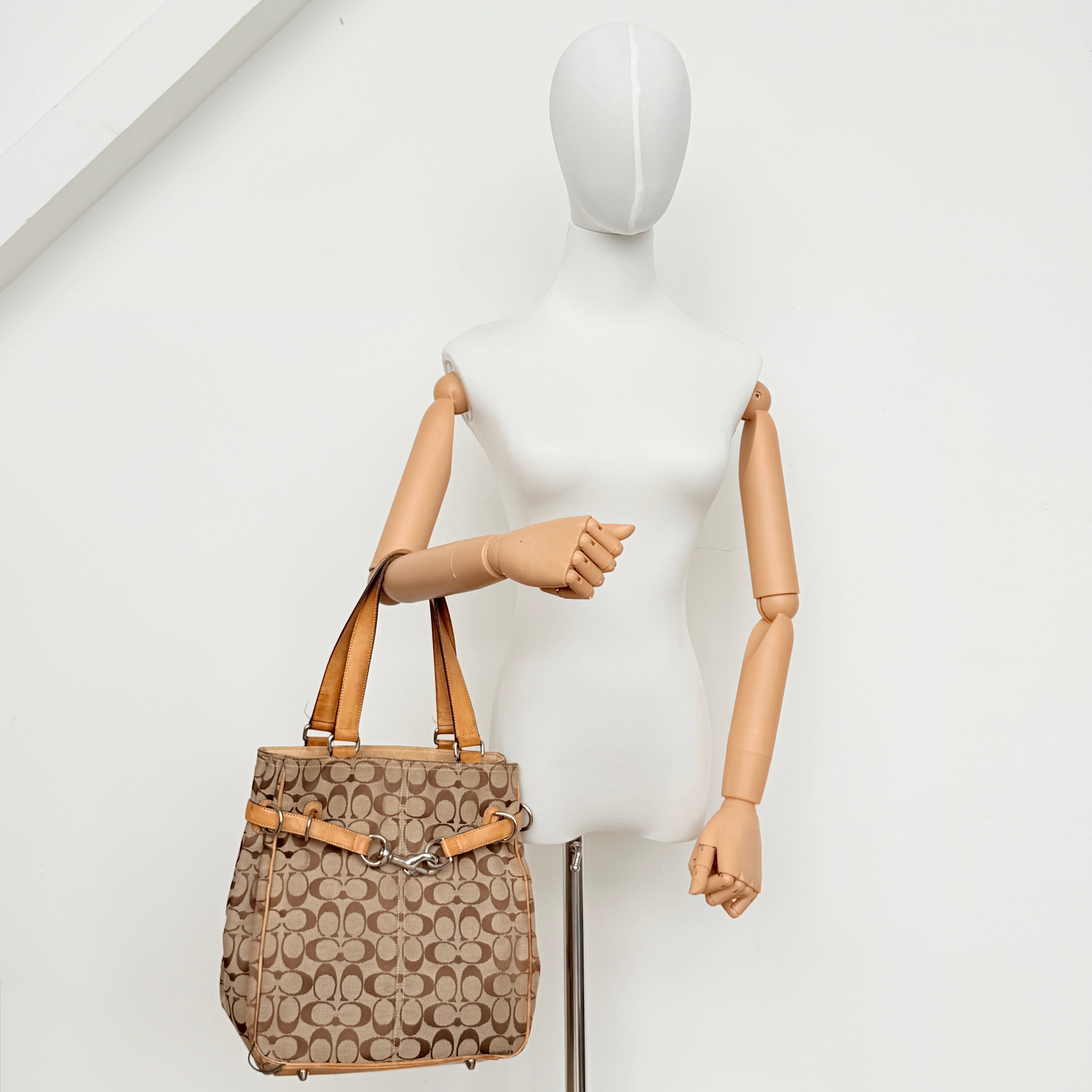 Coach Signature Buckle Tote Bag Beige/Tan
