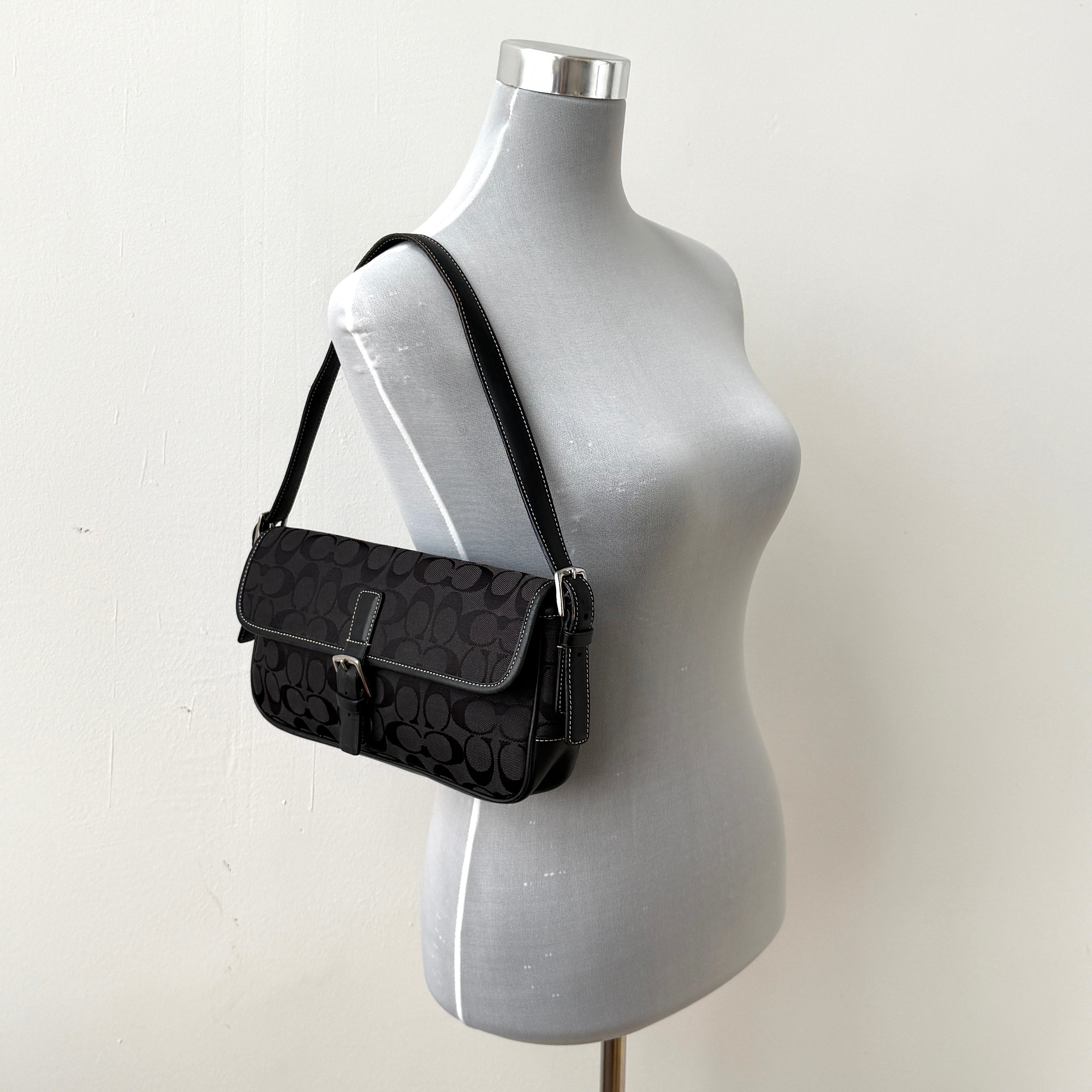 Coach Signature Hampton Baguette Shoulder Bag Black