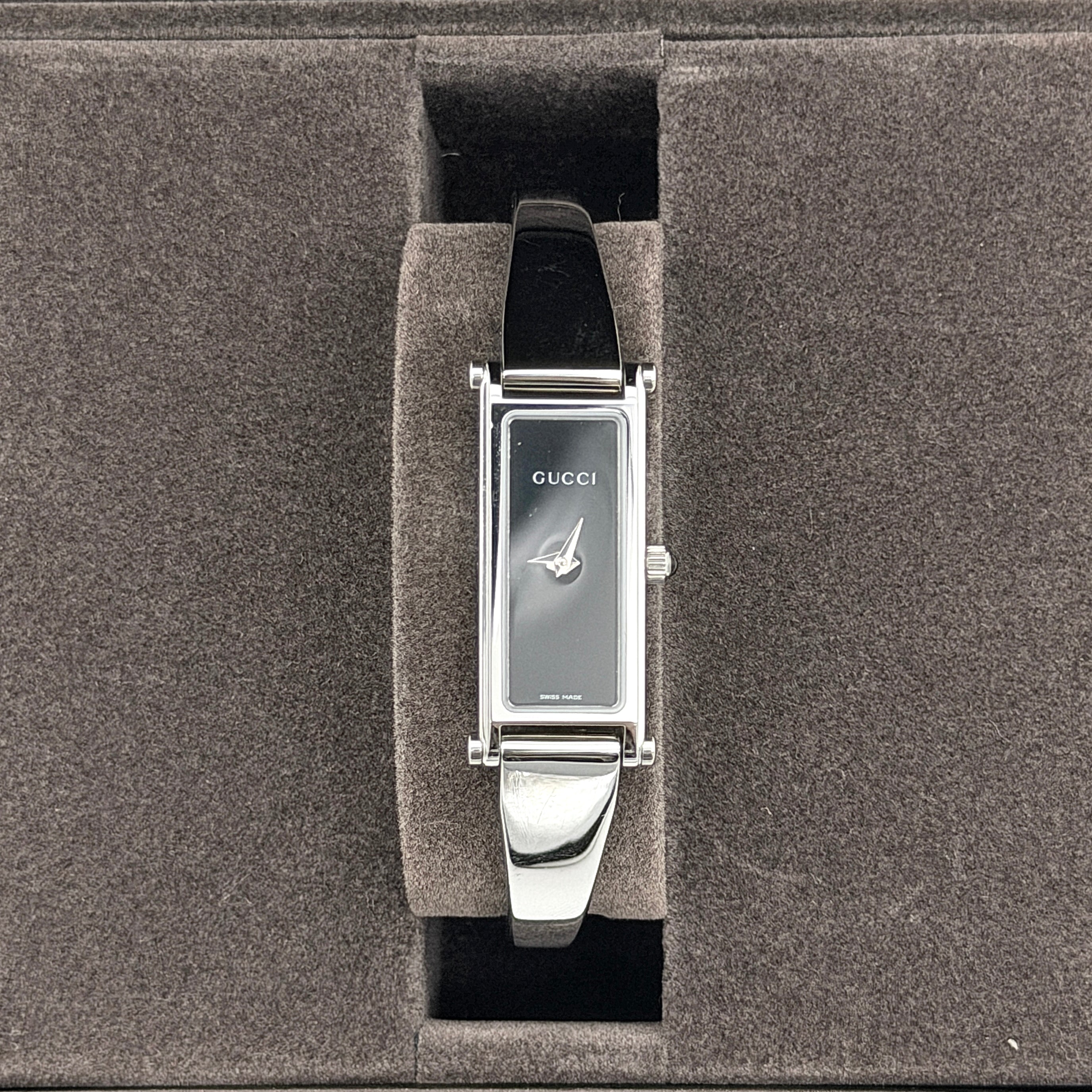 Gucci 1500L Black Dial Bangle Watch