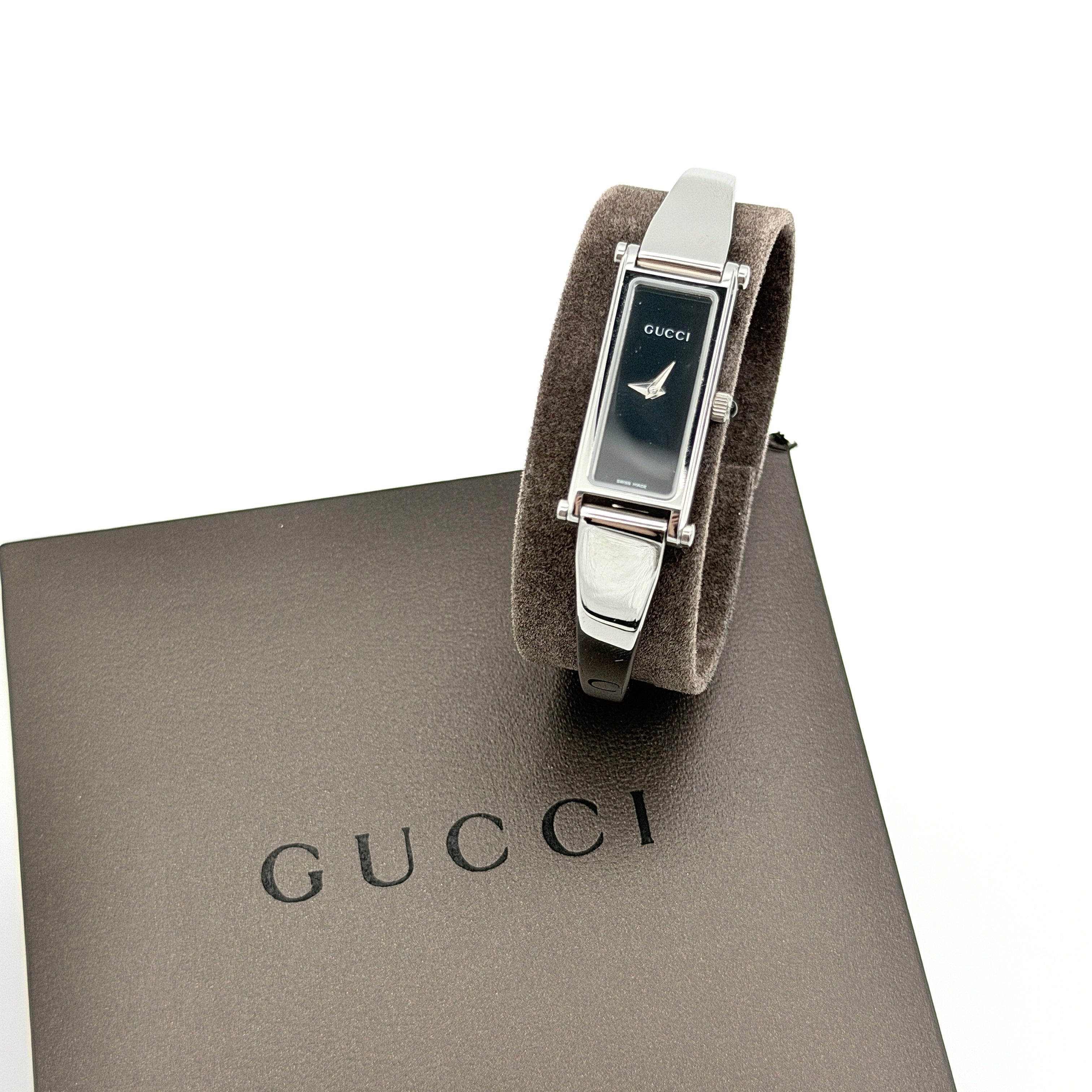 Gucci 1500L Black Dial Bangle Watch