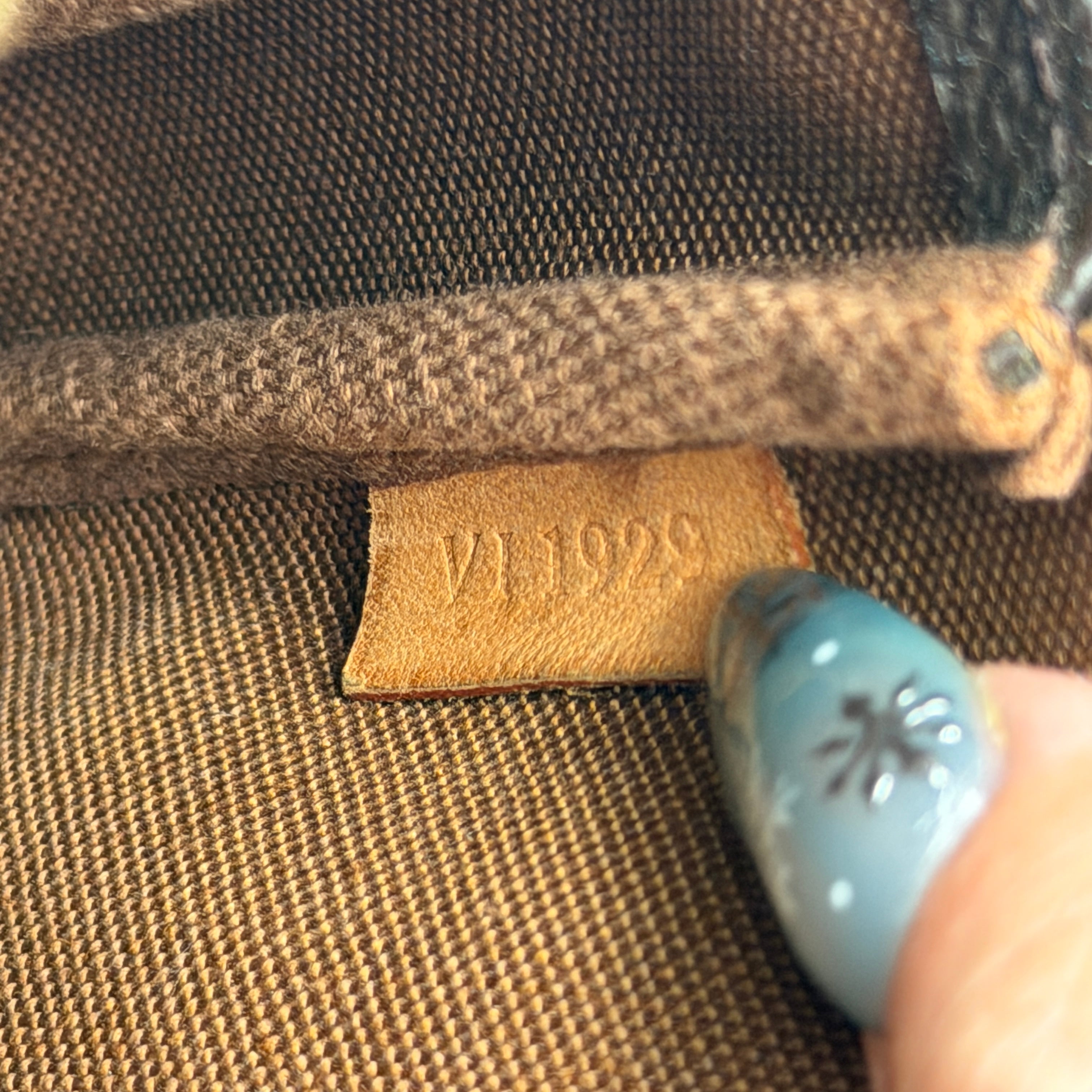 Louis Vuitton Monogram Pochette Shoulder Bag