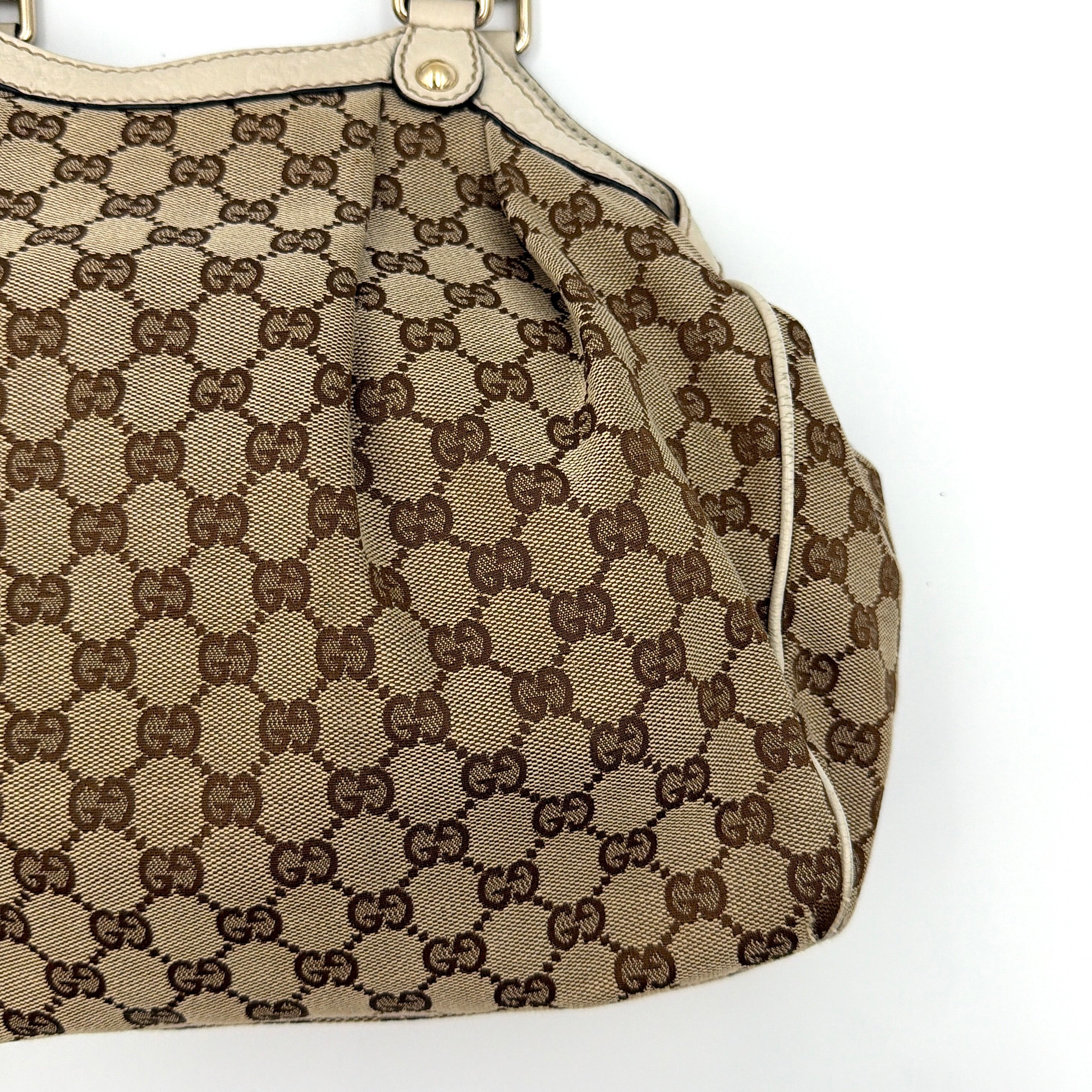 Gucci GG Monogram Sukey Shoulder Bag Beige/White