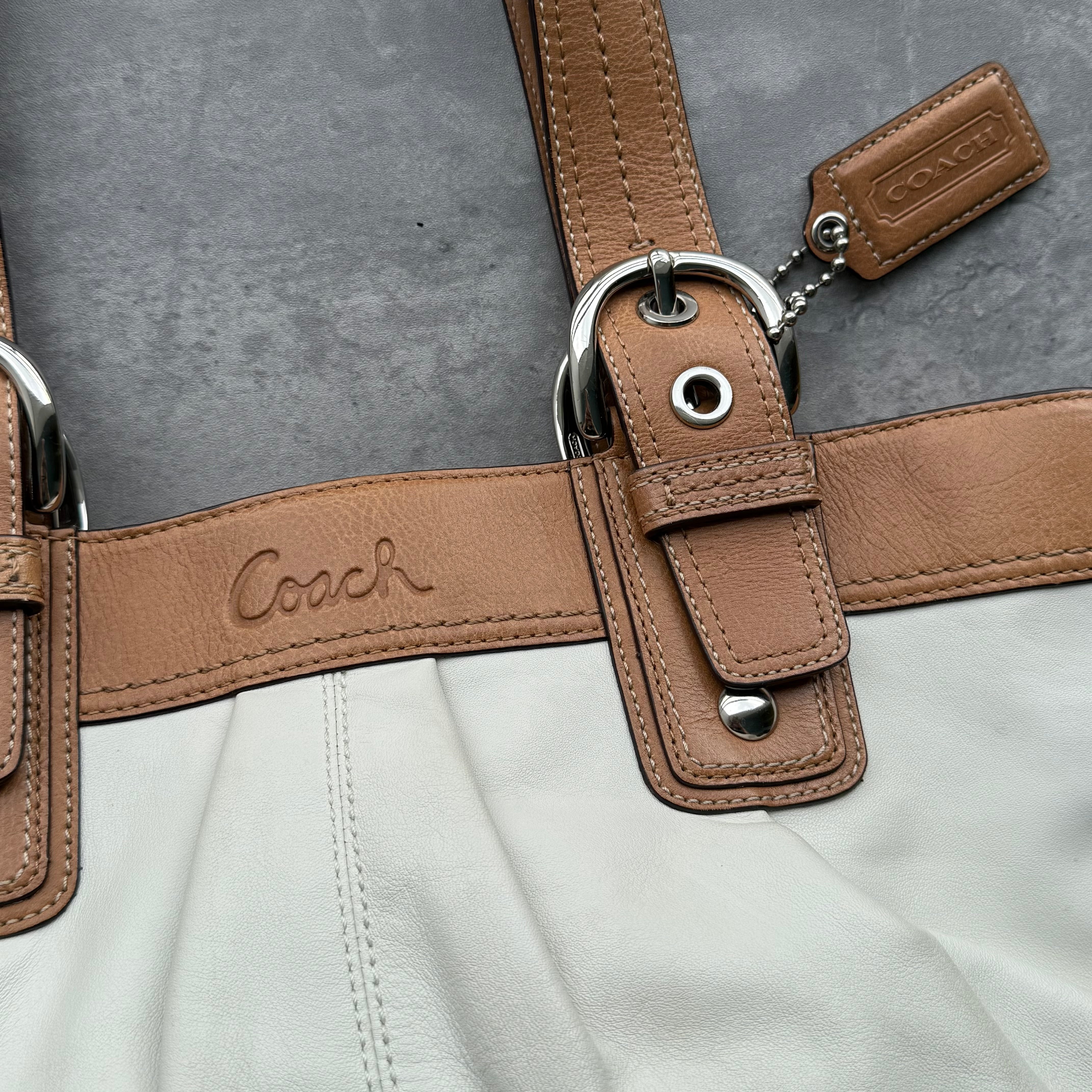 Coach Soho Buckle ToteBag Tan/White