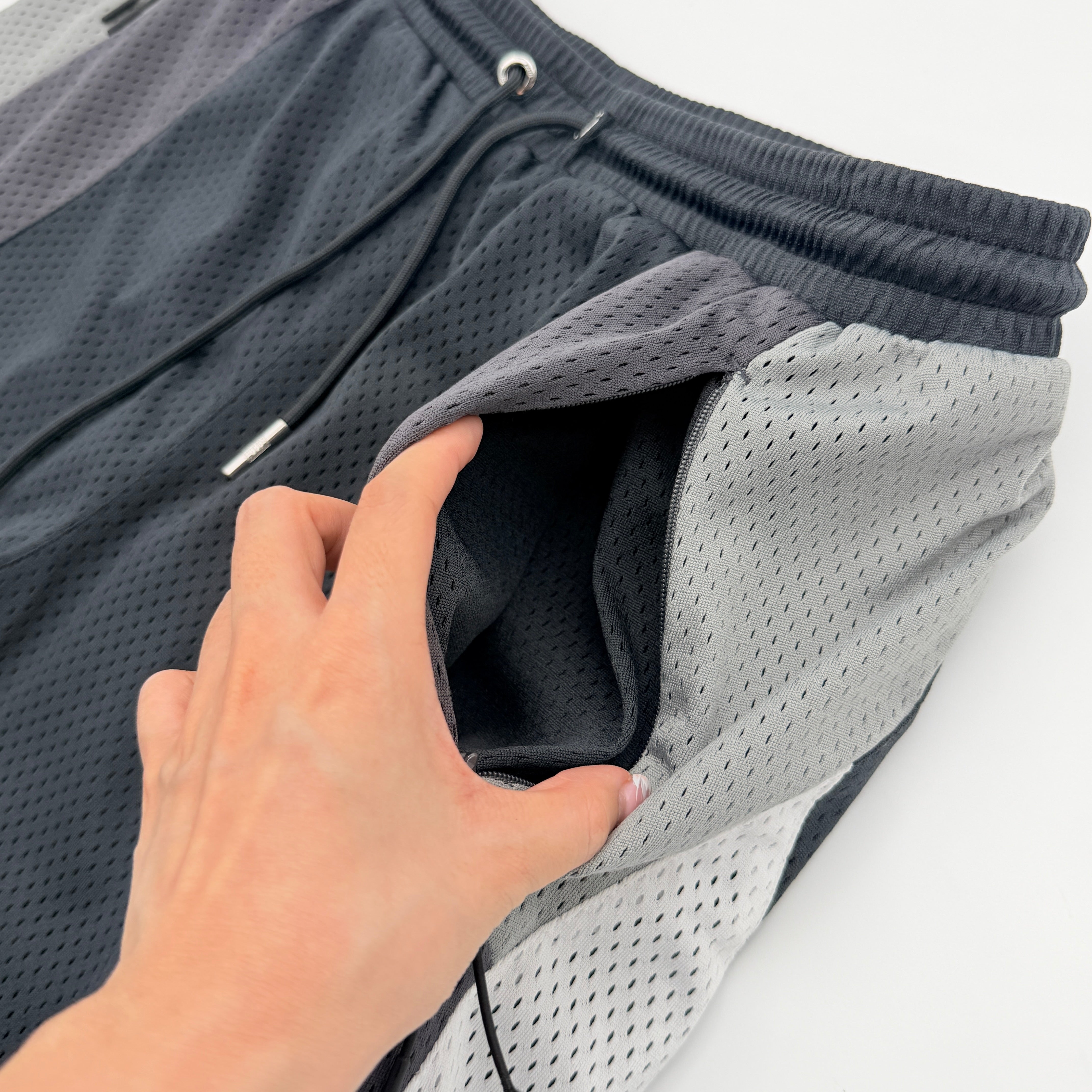 (M) Kith Harden Panelled Mesh Shorts Black