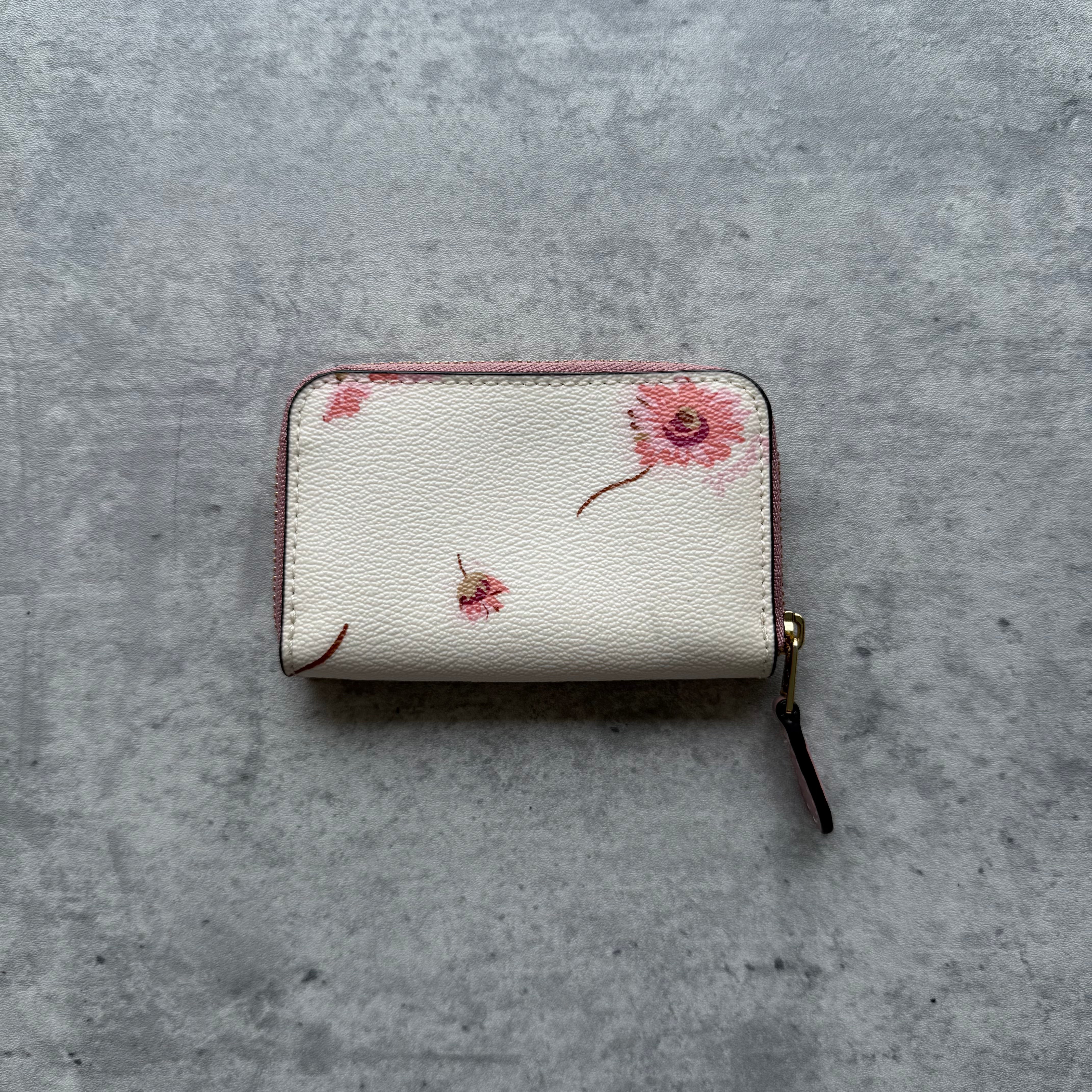 Coach Essential Small Zip Around Card Case Floral Print