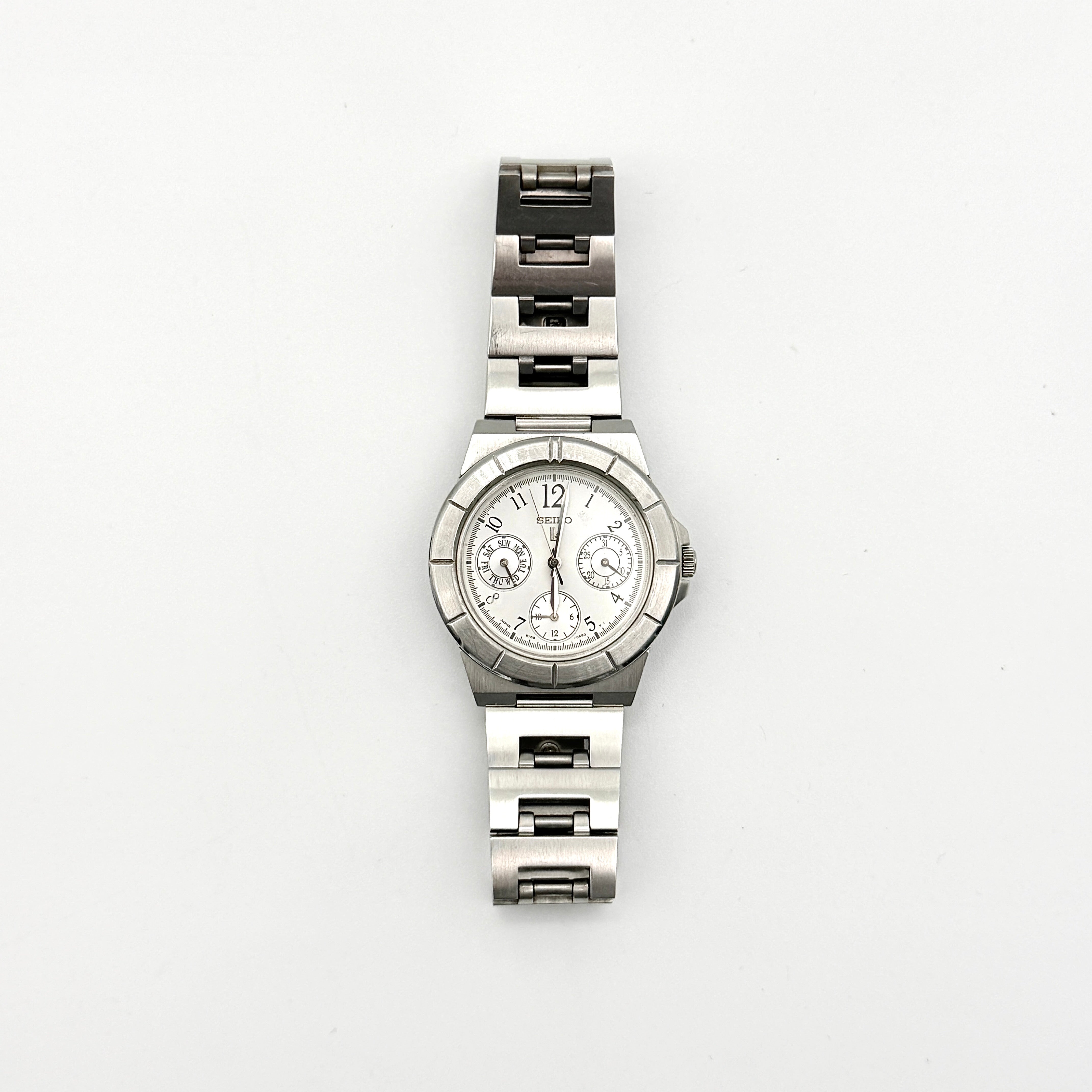 Seiko Lukia 5Y89-0B20 White Dial Watch