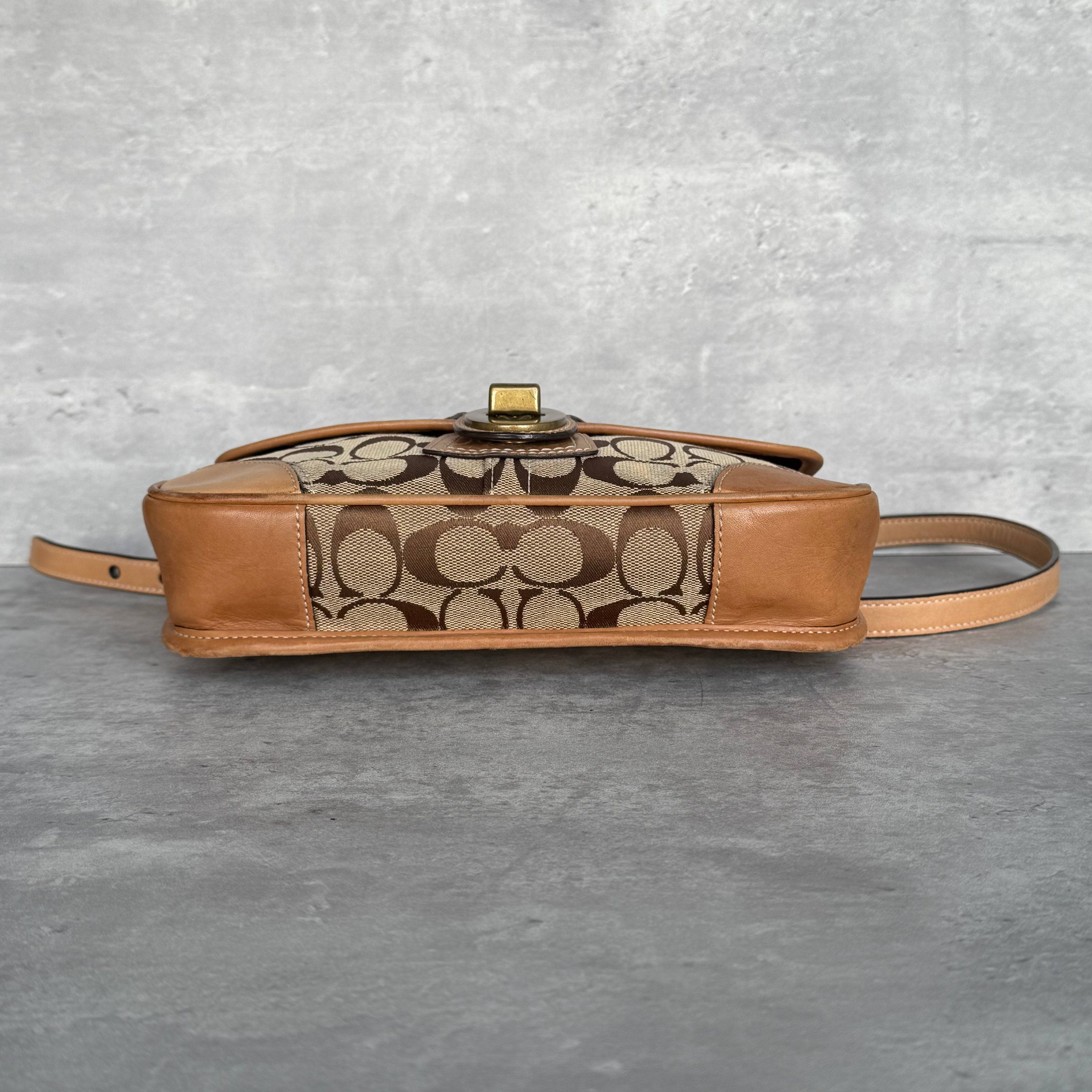 Coach Signature Turnlock Crossbody Bag Tan/Beige