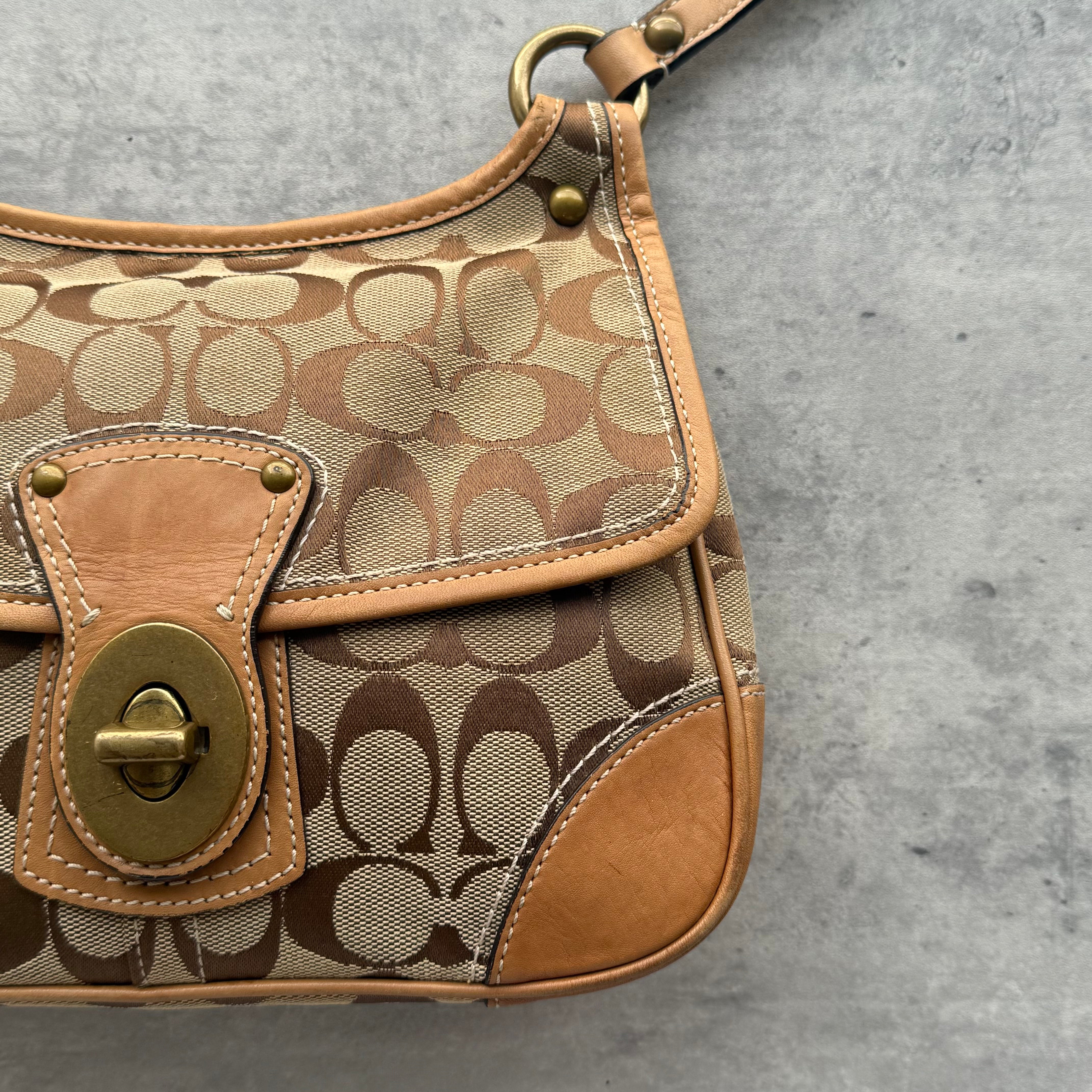 Coach Signature Turnlock Crossbody Bag Tan/Beige