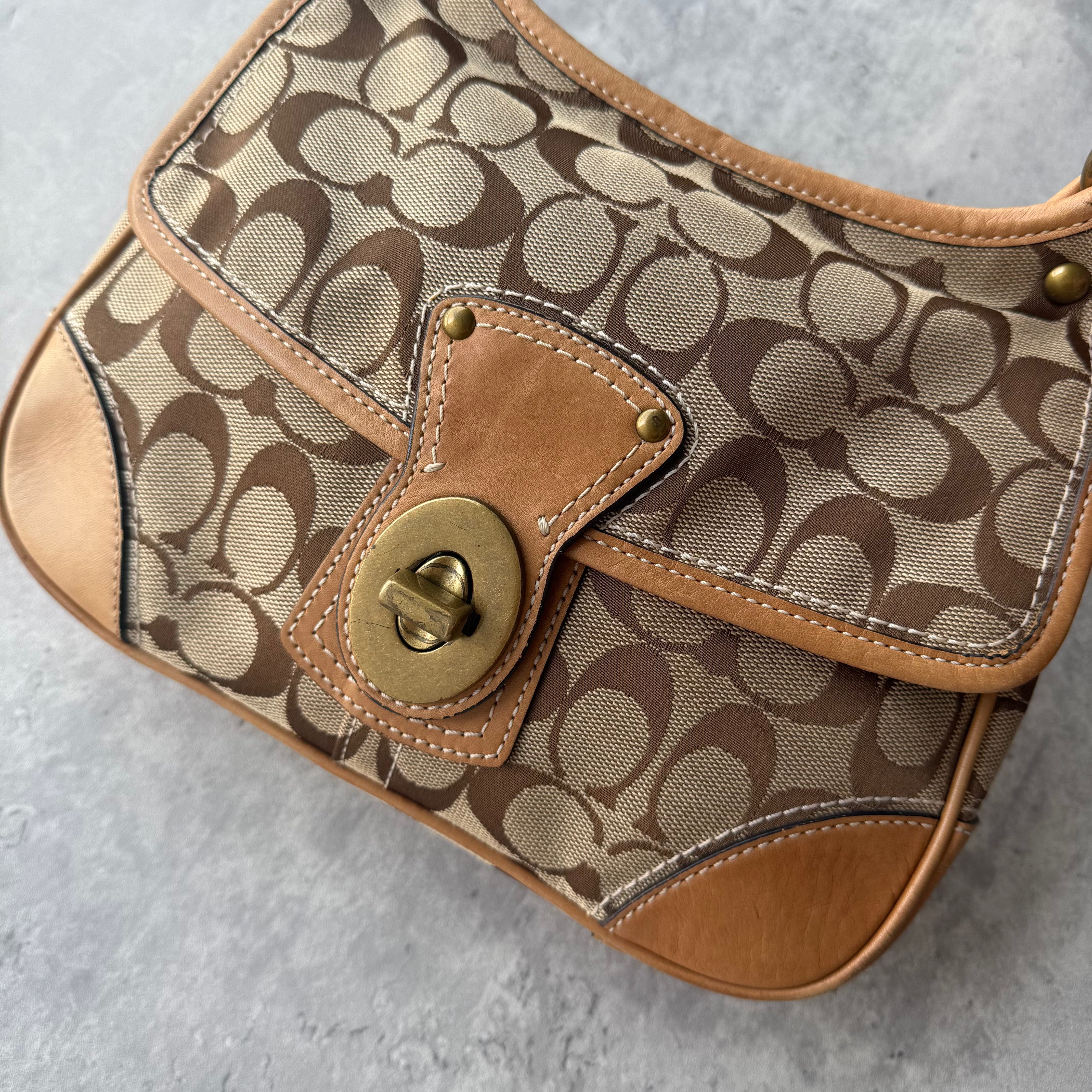 Coach Signature Turnlock Crossbody Bag Tan/Beige