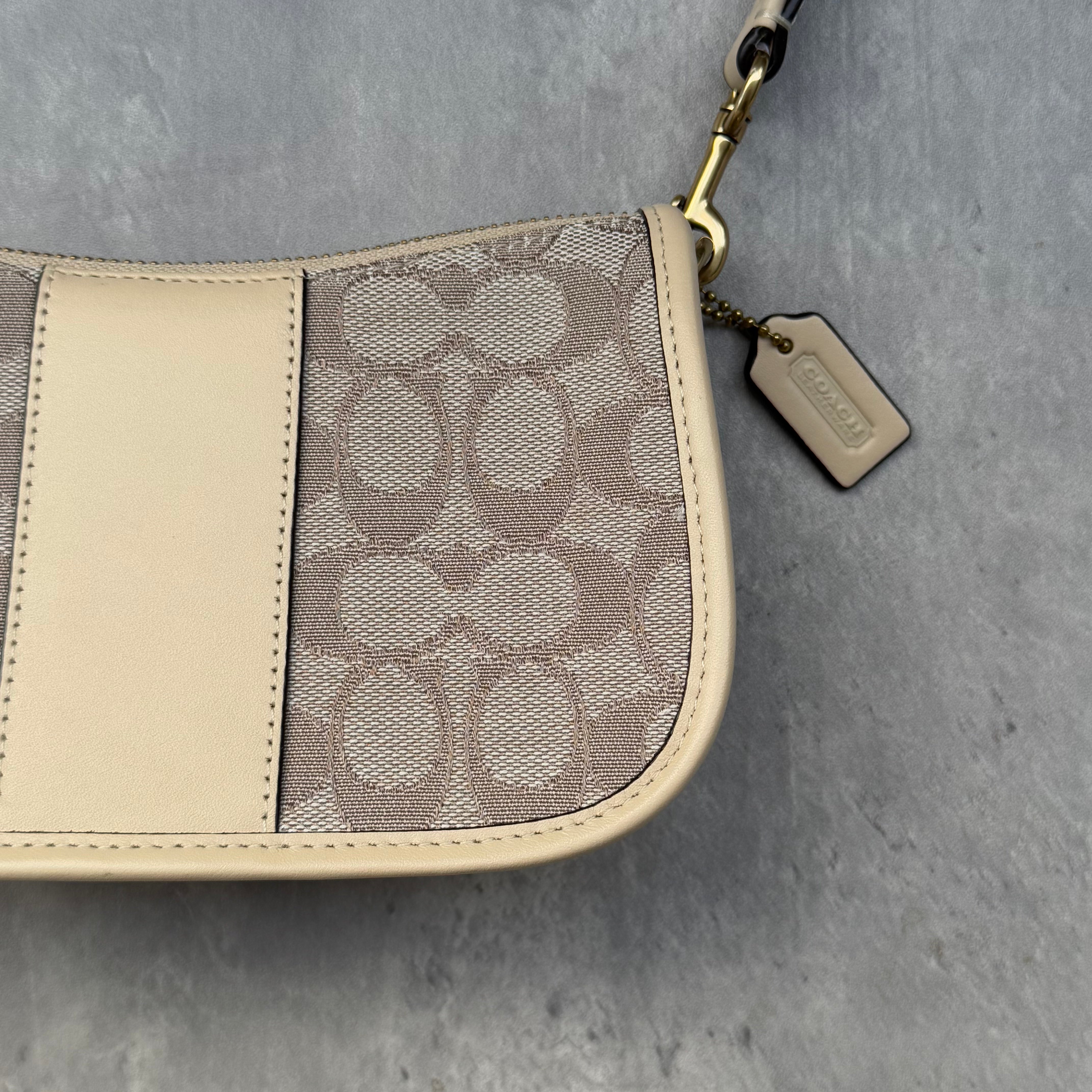 Coach Signature Swinger 20 Shoulder Bag Cream