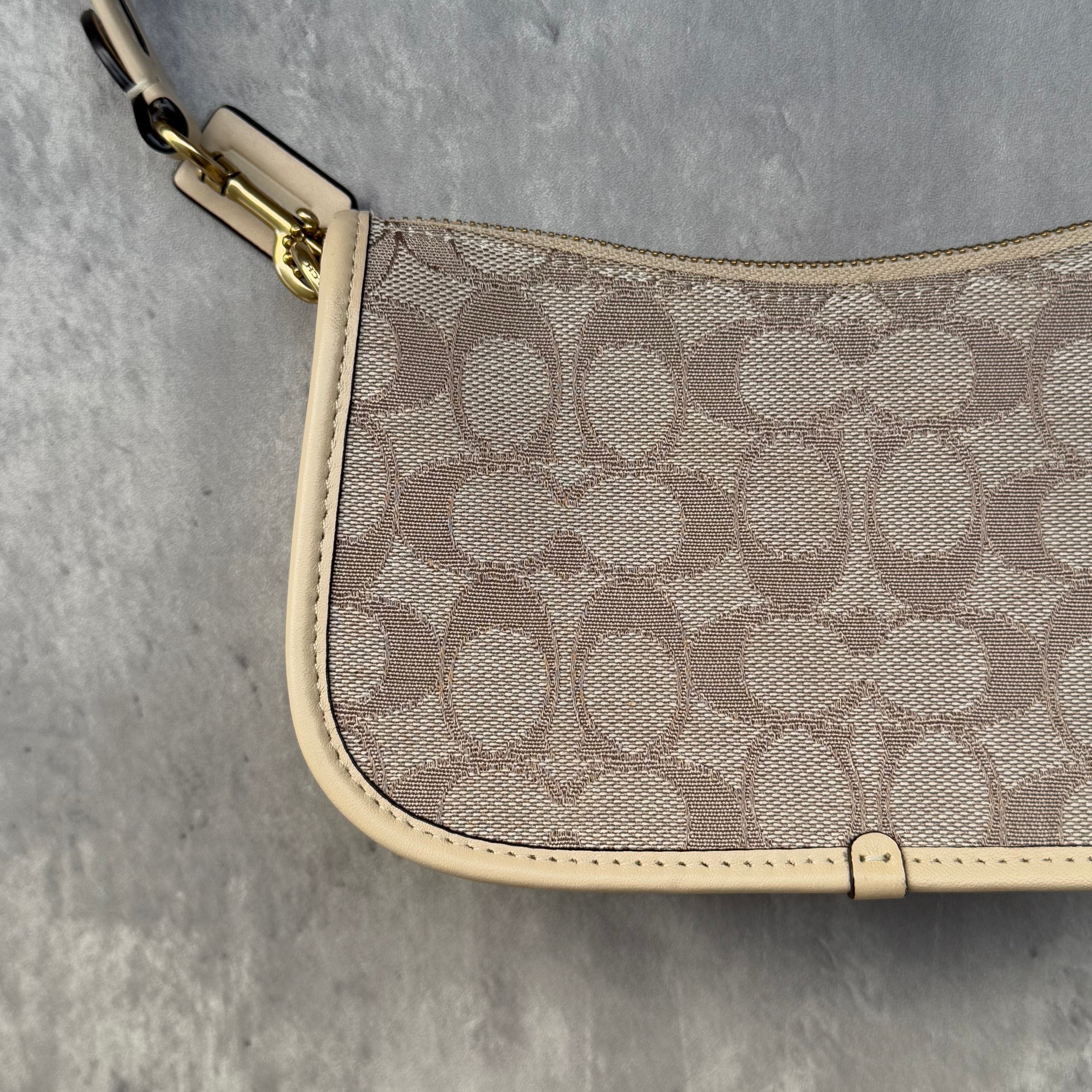 Coach Signature Swinger 20 Shoulder Bag Cream