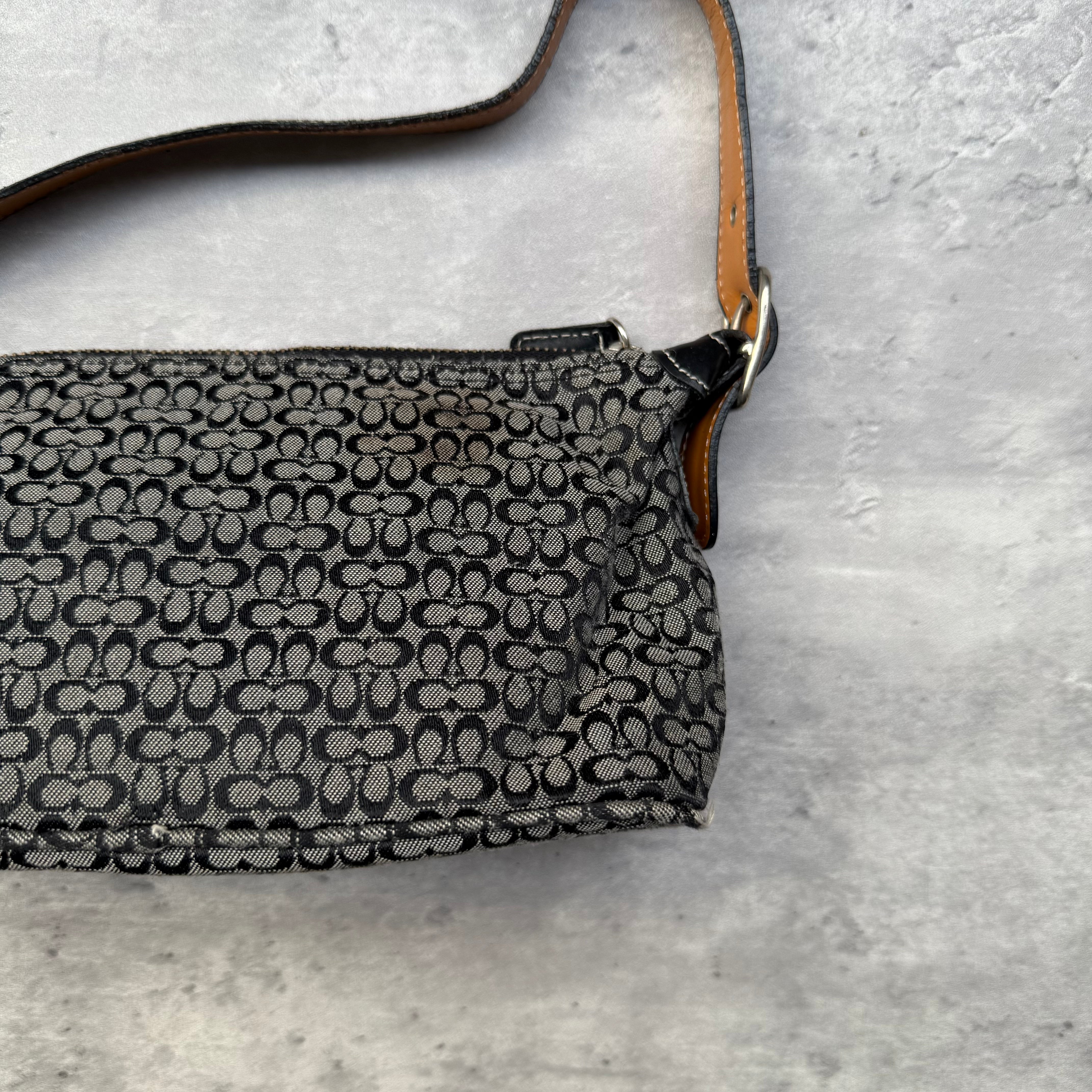 Coach Signature Hobo Shoulder Bag Grey/Black