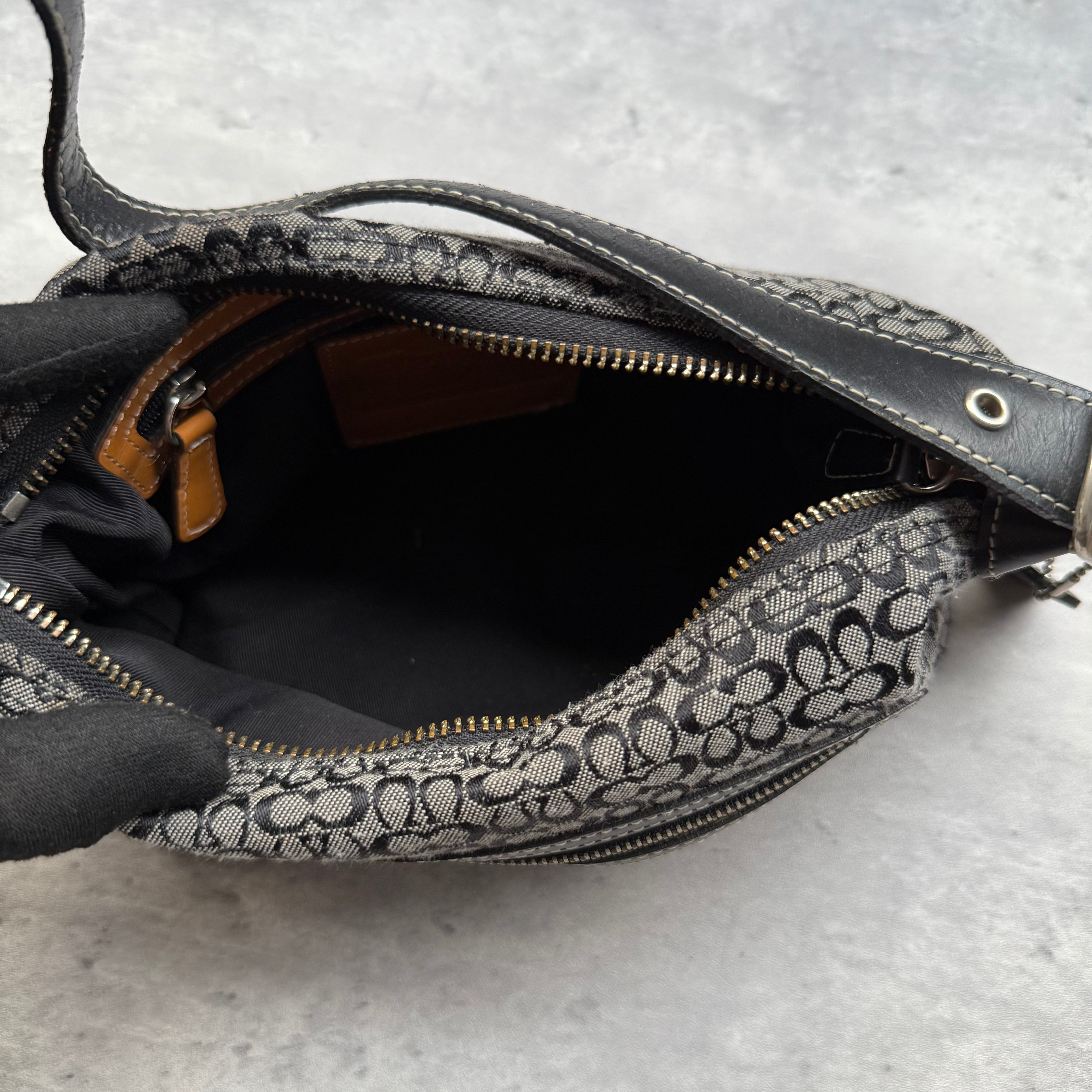 Coach Signature Hobo Shoulder Bag Grey/Black