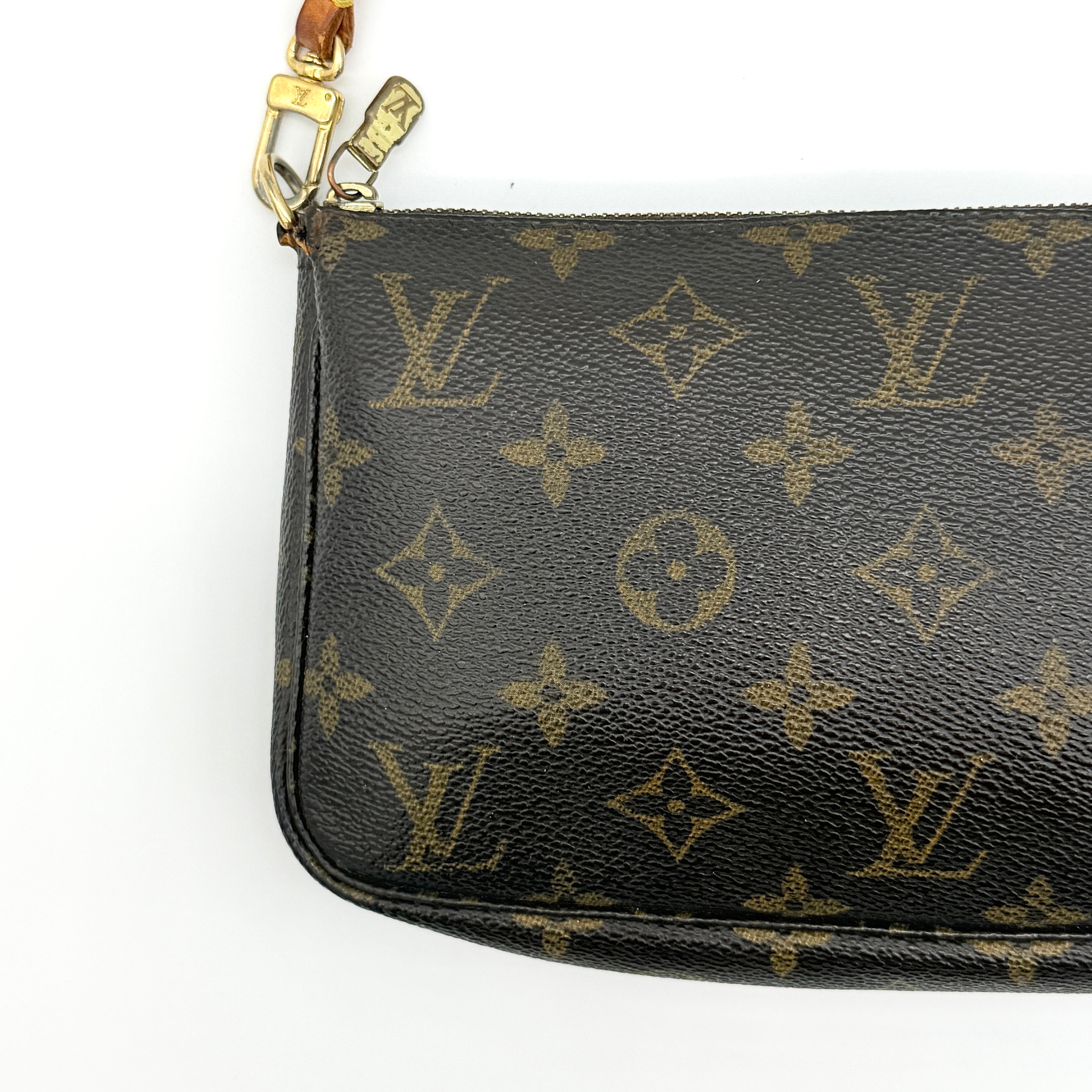 Louis Vuitton Monogram Pochette Shoulder Bag