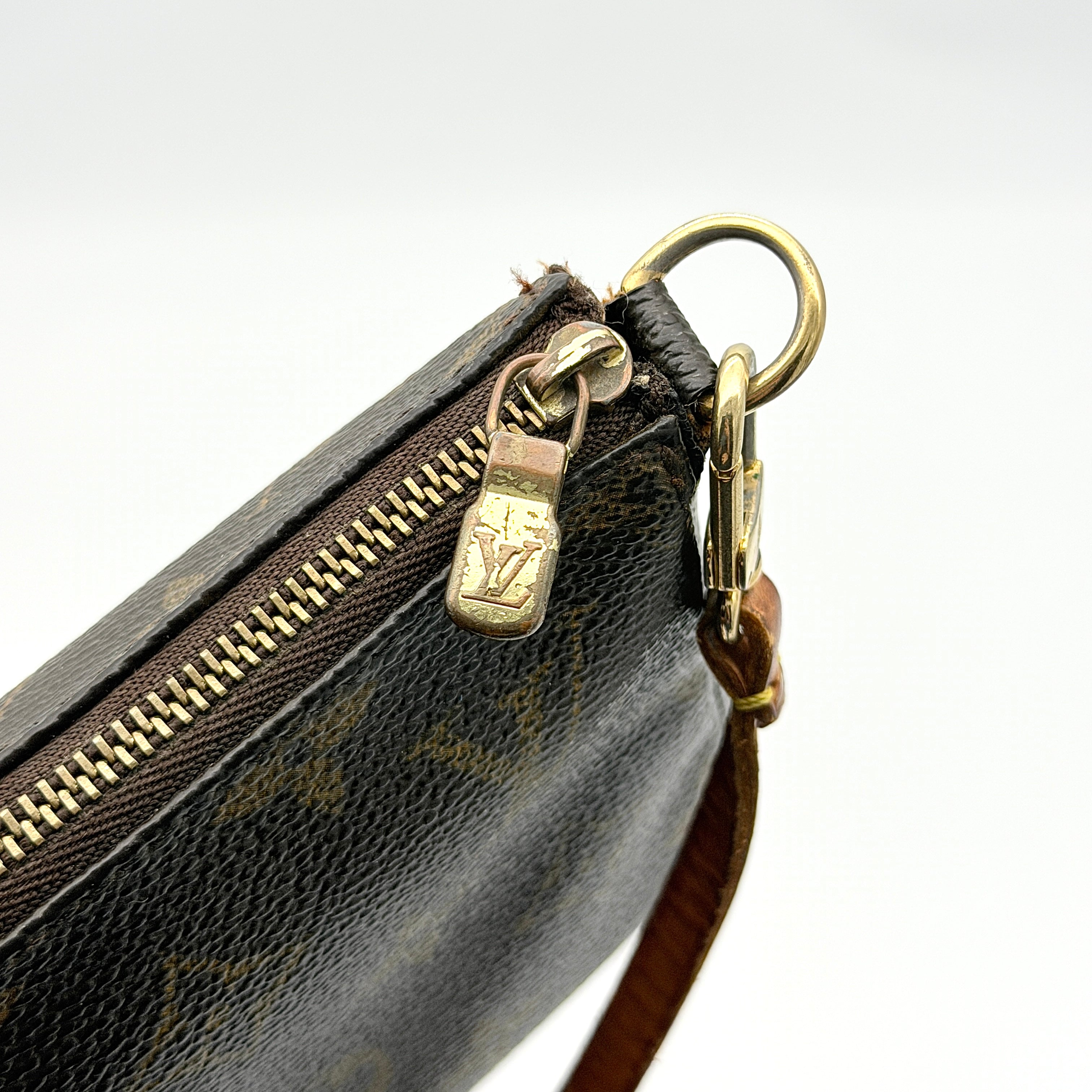 Louis Vuitton Monogram Pochette Shoulder Bag