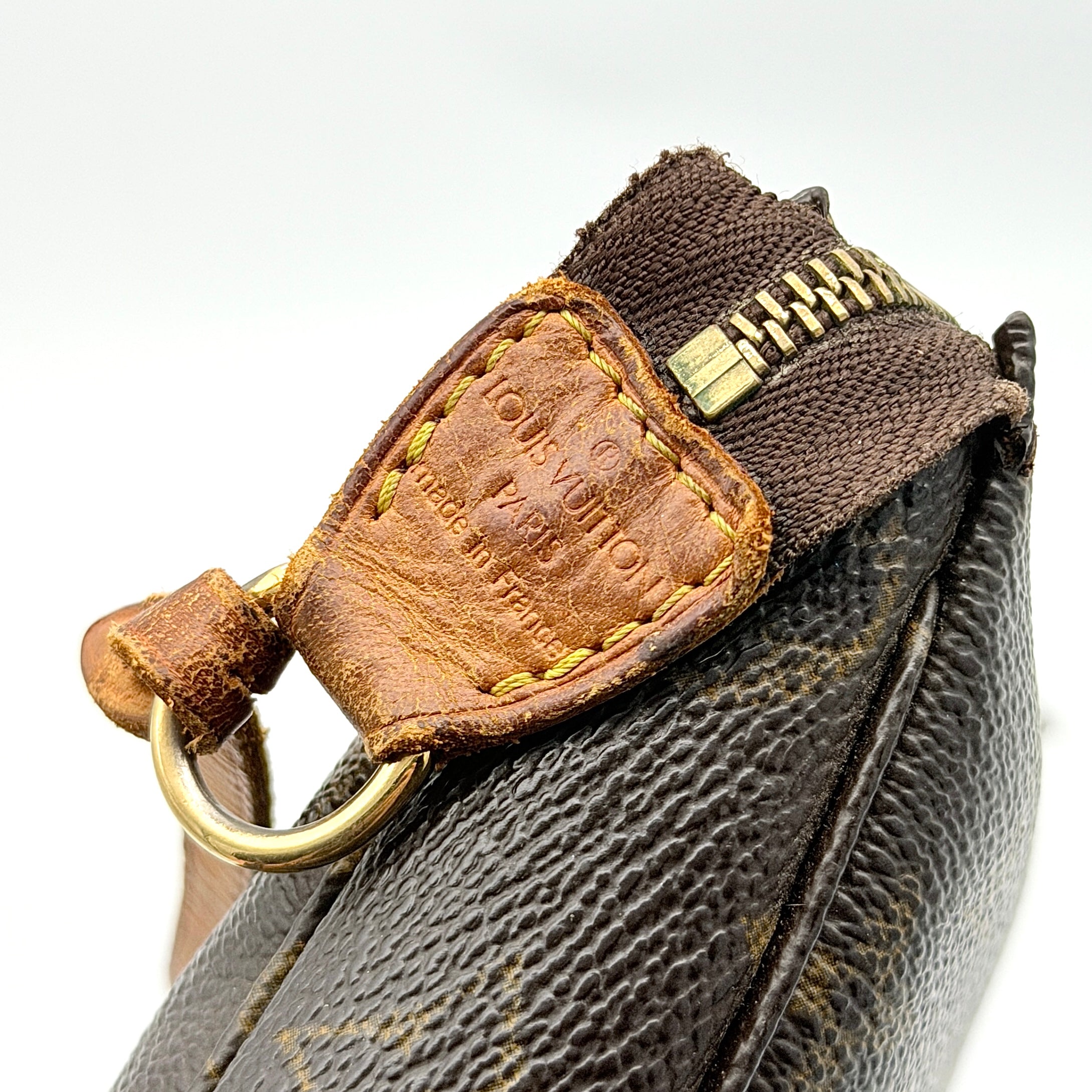 Louis Vuitton Monogram Pochette Shoulder Bag