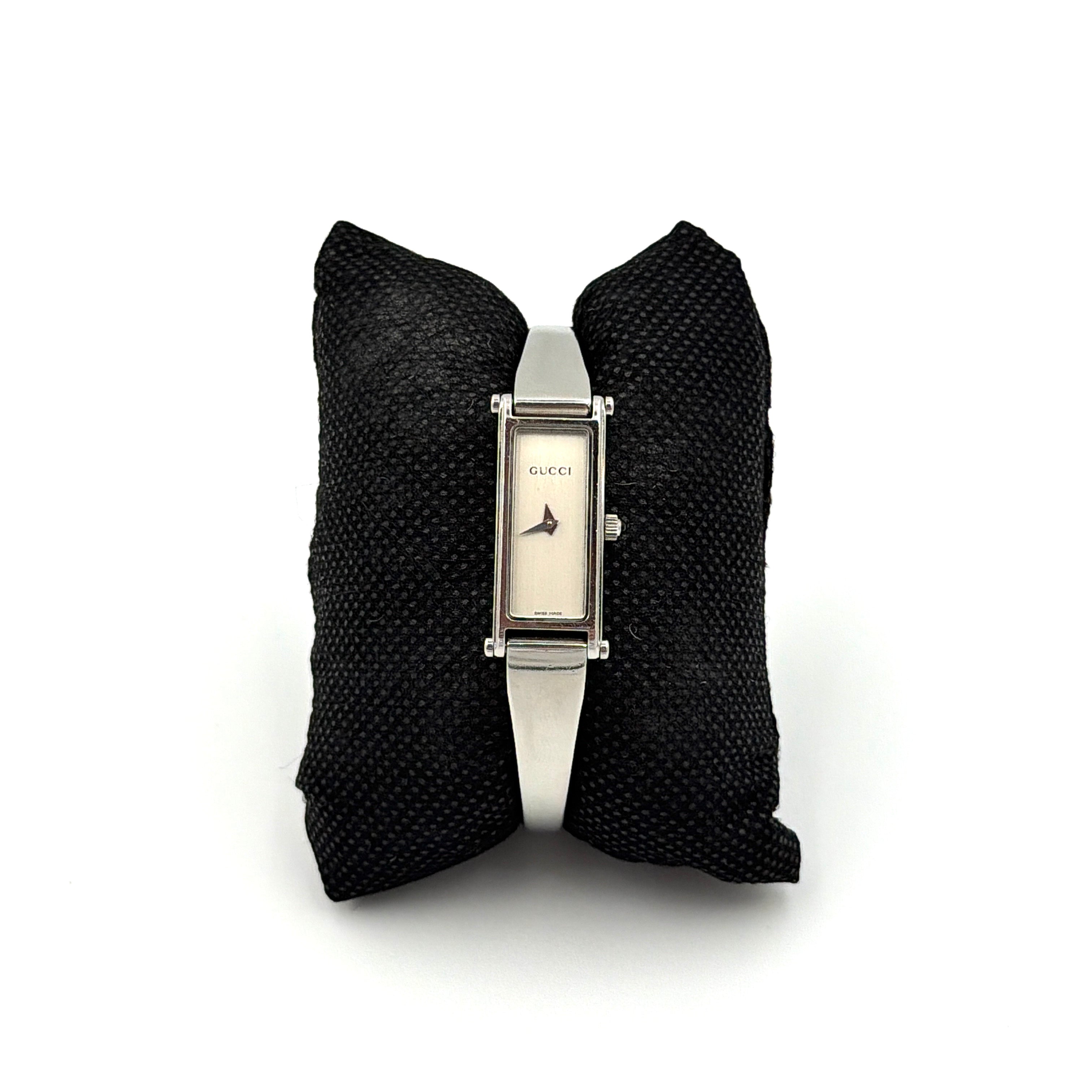 Gucci 1500L Bangle Watch Silver