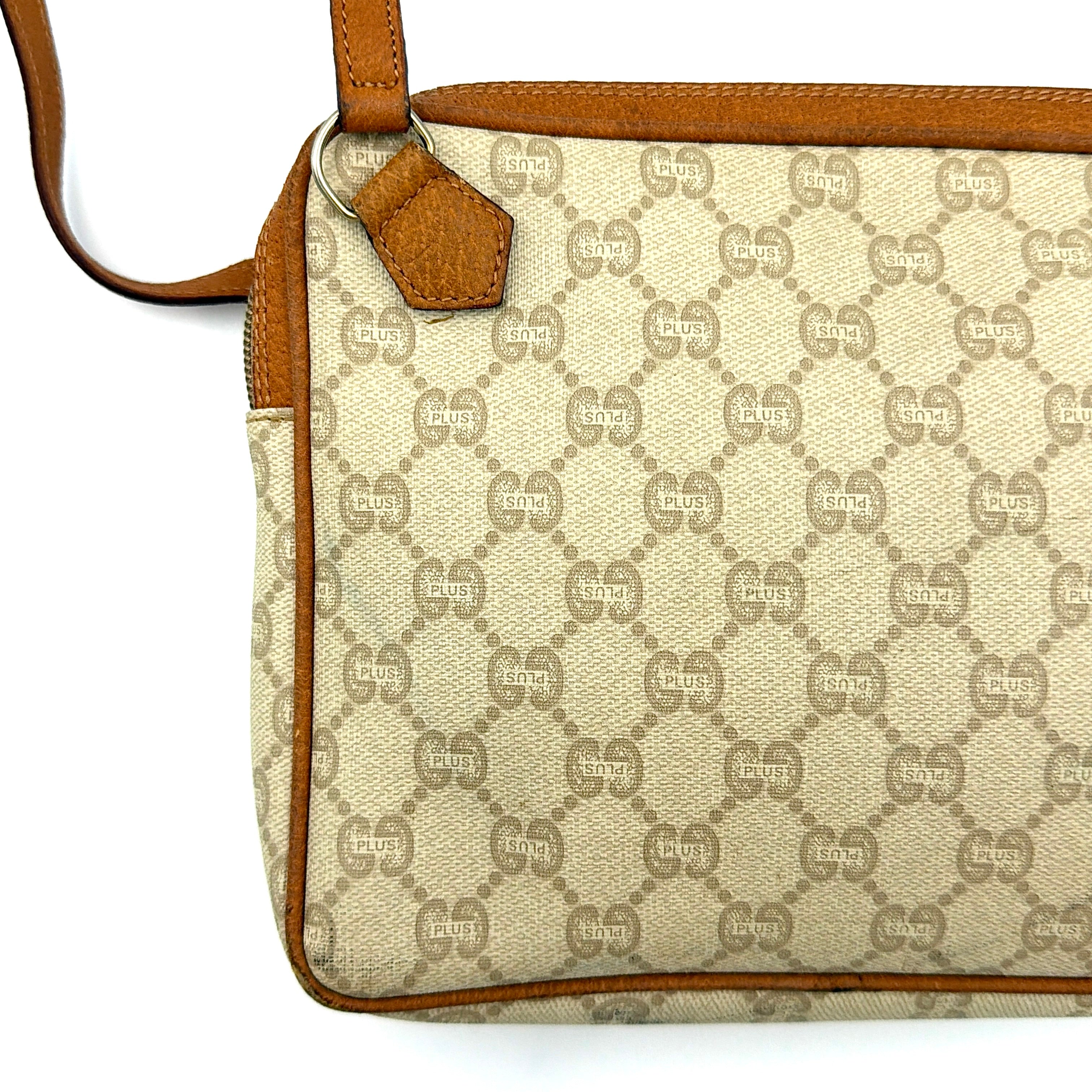 Gucci GG Plus Supreme Monogram Clutch Bag Beige/Tan