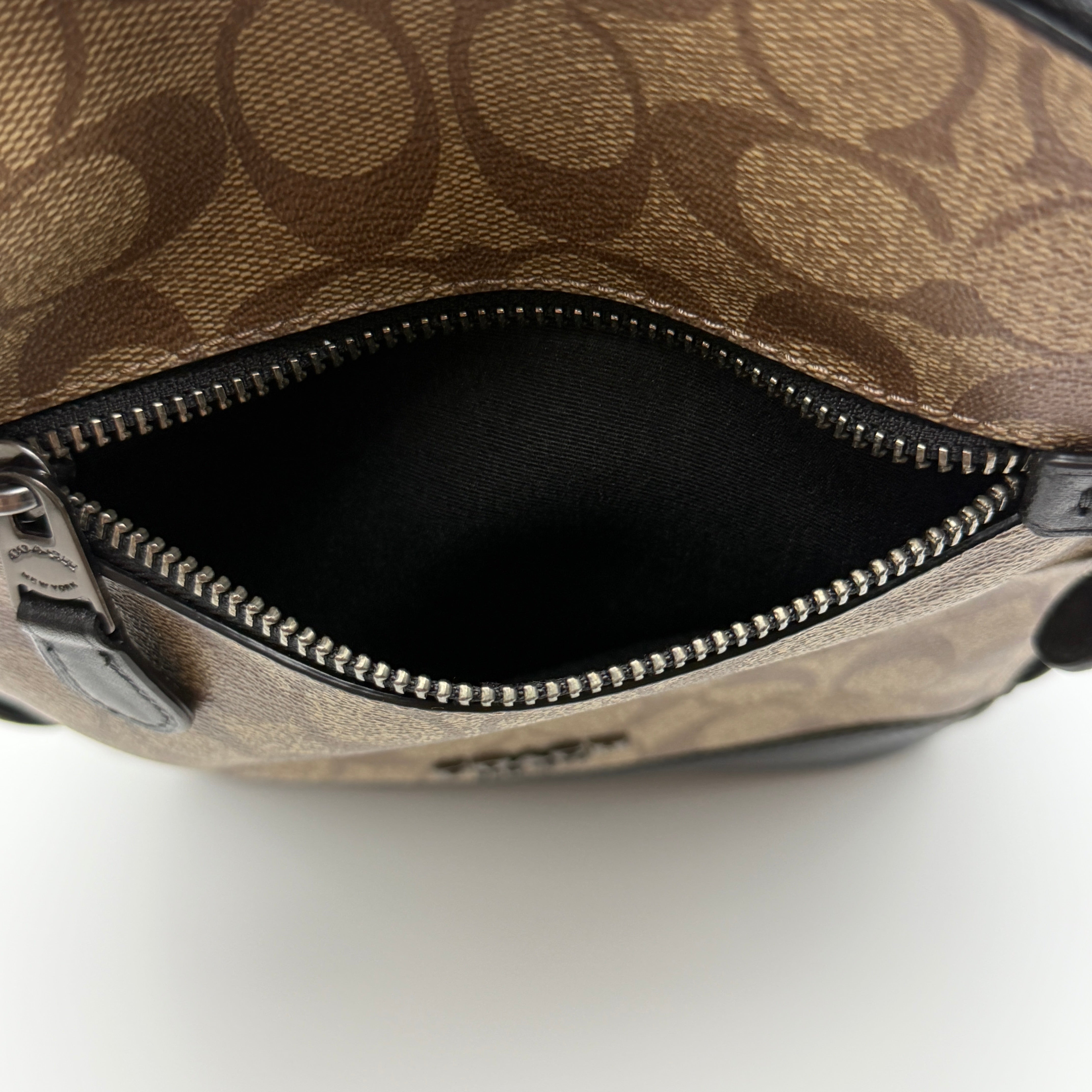 Coach Signature Graham Crossbody Bag Black/Beige