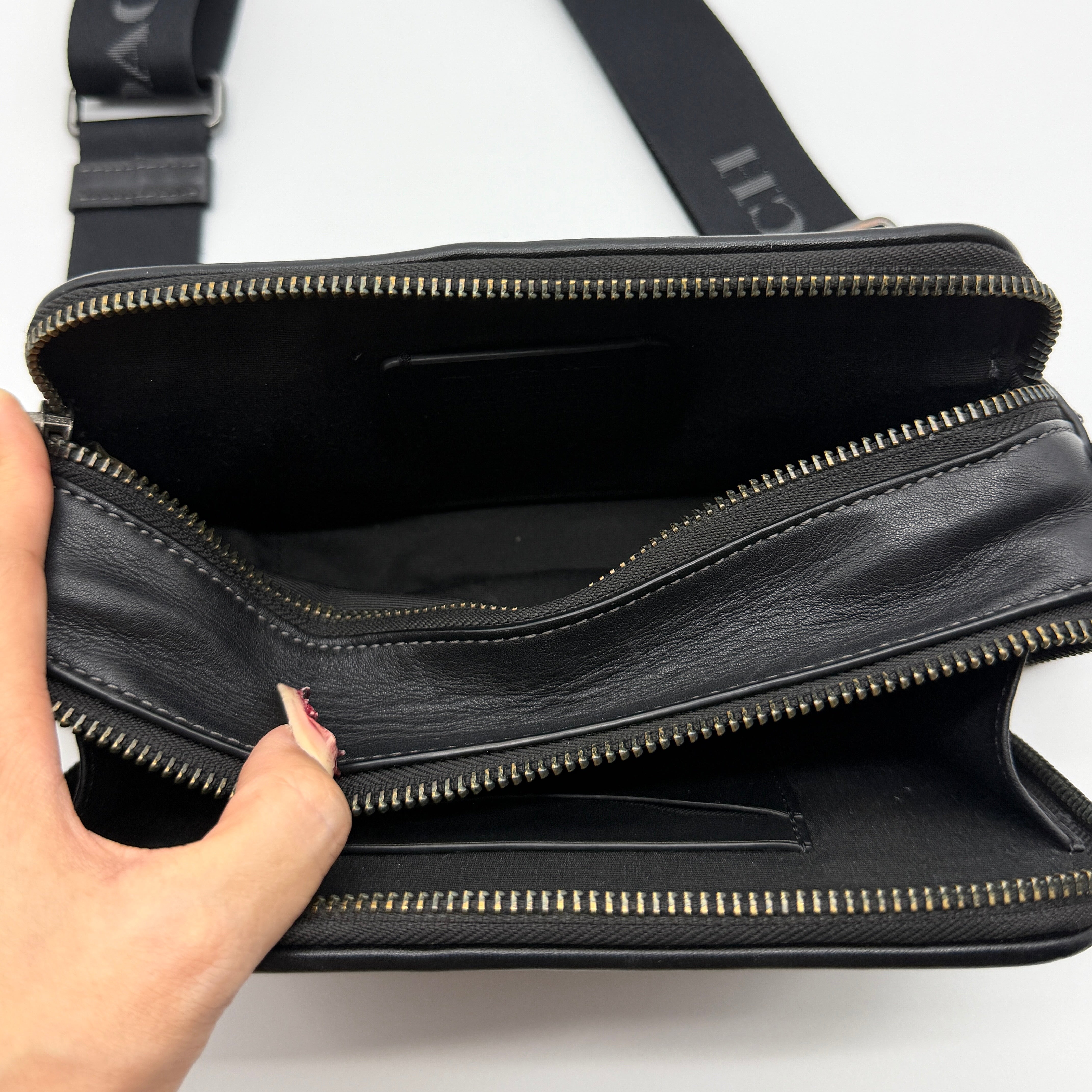 Coach Signature Graham Crossbody Bag Black/Grey