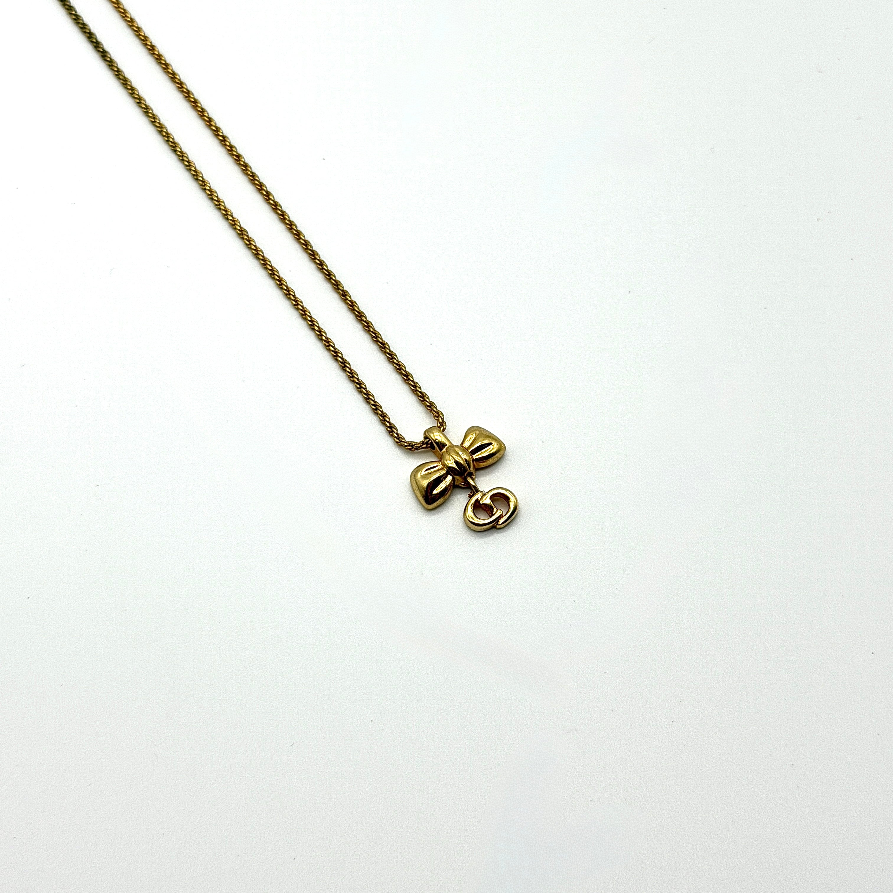 Dior Ribbon Necklace Gold