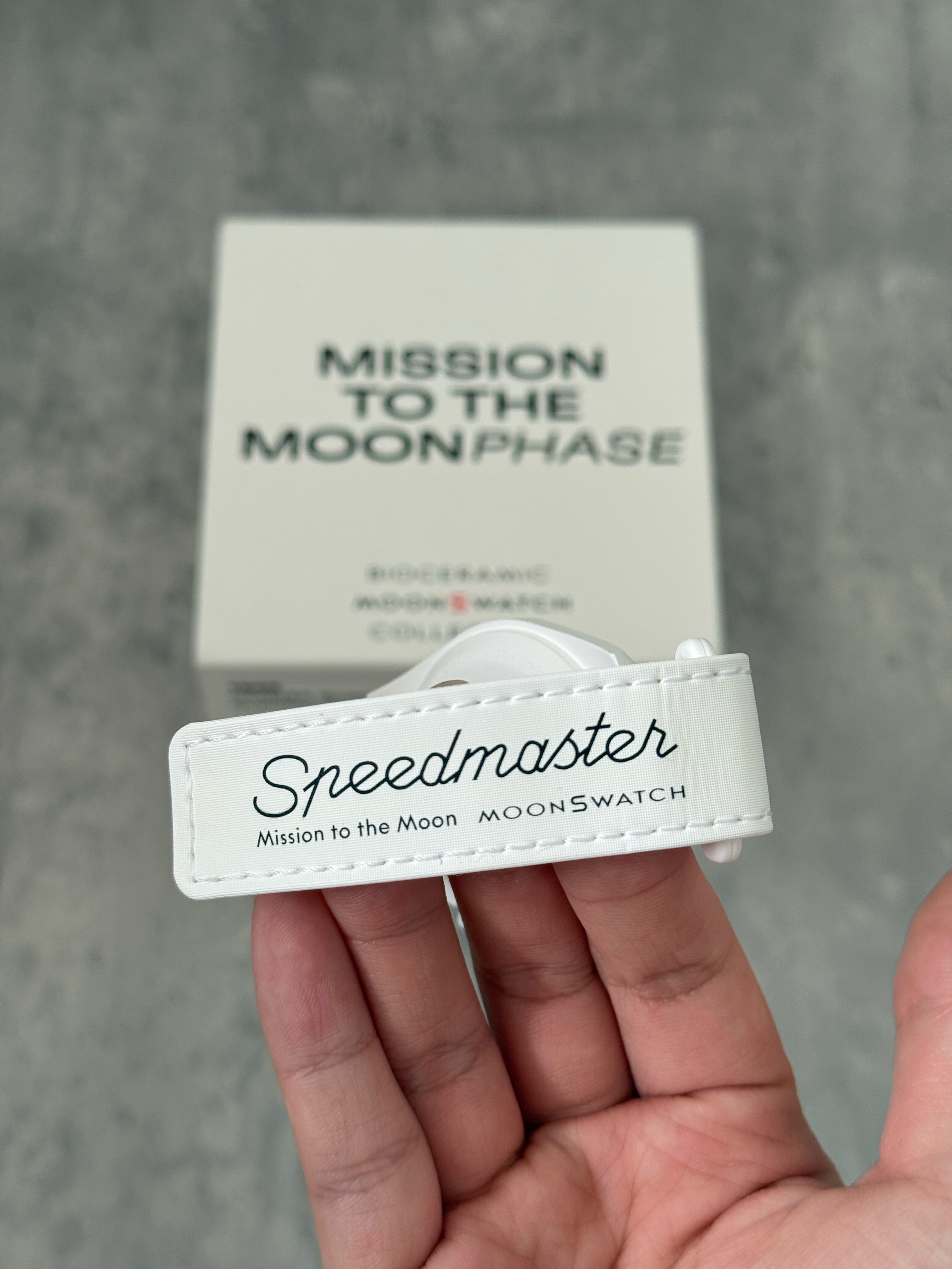 Swatch x Omega Snoopy Mission to the Moonphase Full Moon