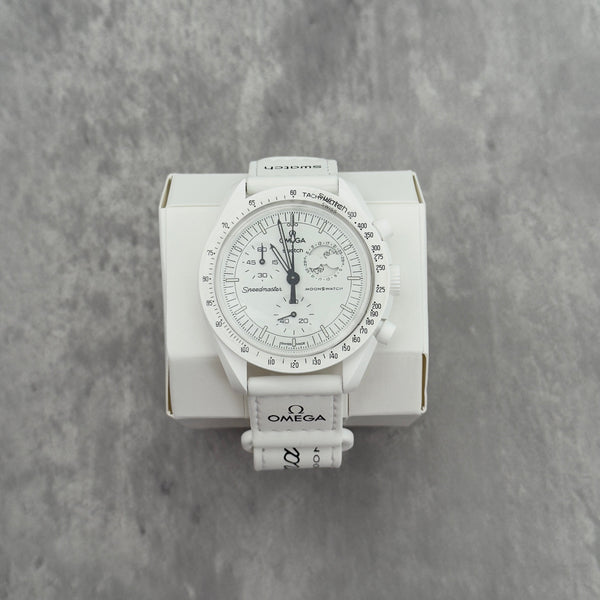 Swatch x Omega Snoopy Mission to the Moonphase Full Moon