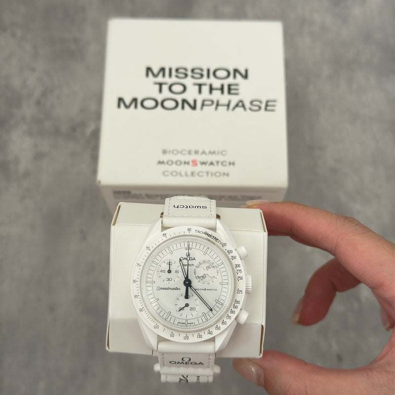 Swatch x Omega Snoopy Mission to the Moonphase Full Moon