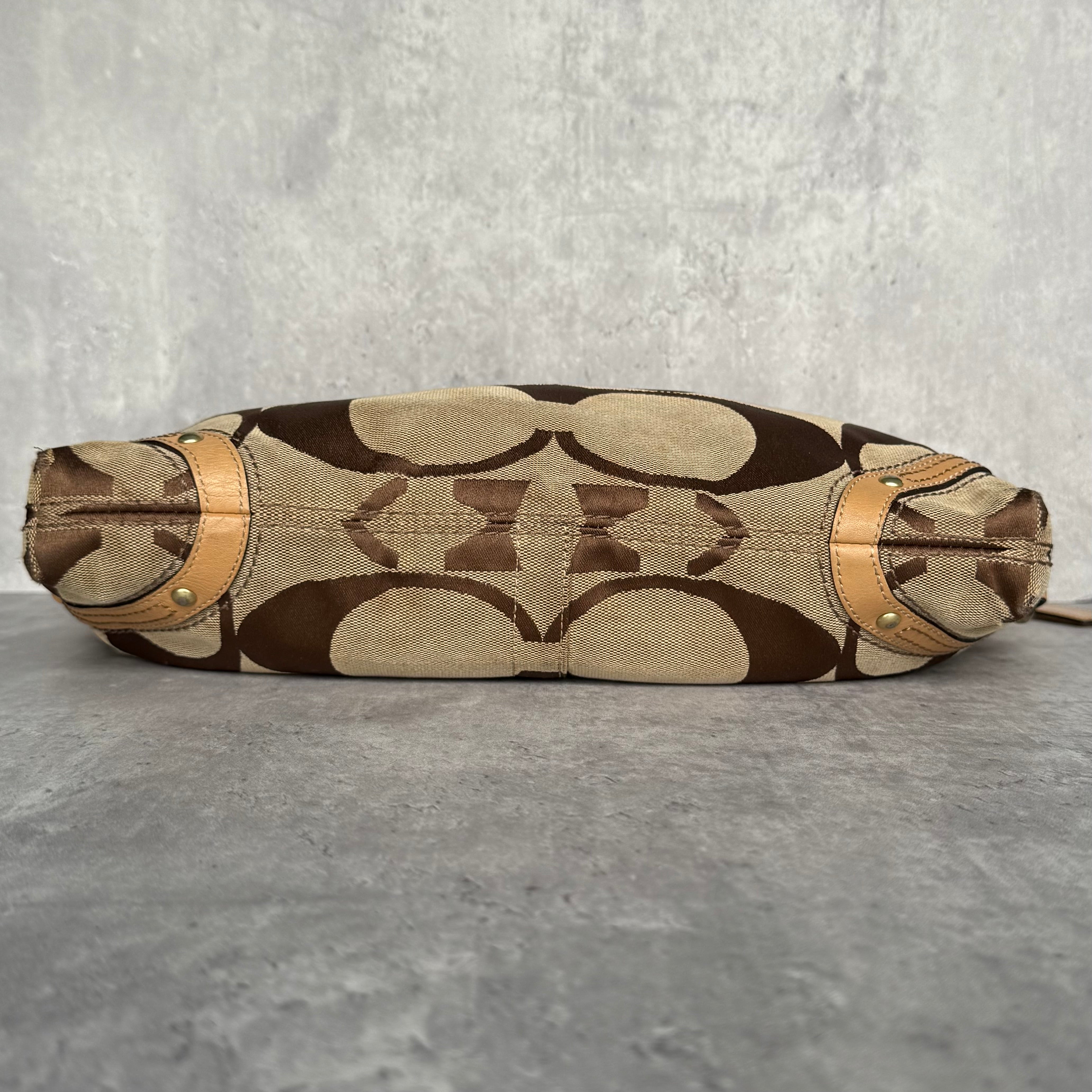 Coach Signature Carly ShoulderBag Beige