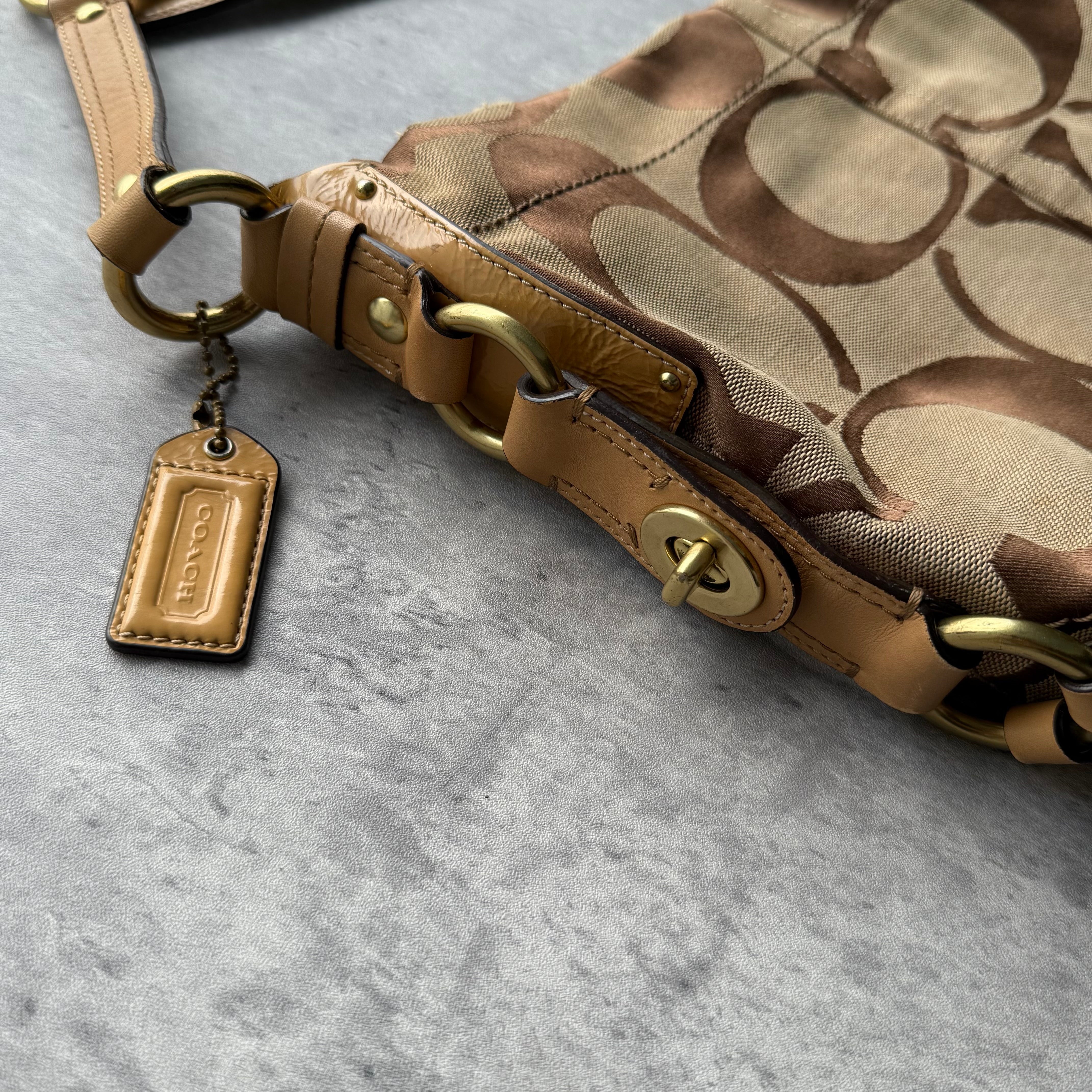 Coach Signature Carly ShoulderBag Beige