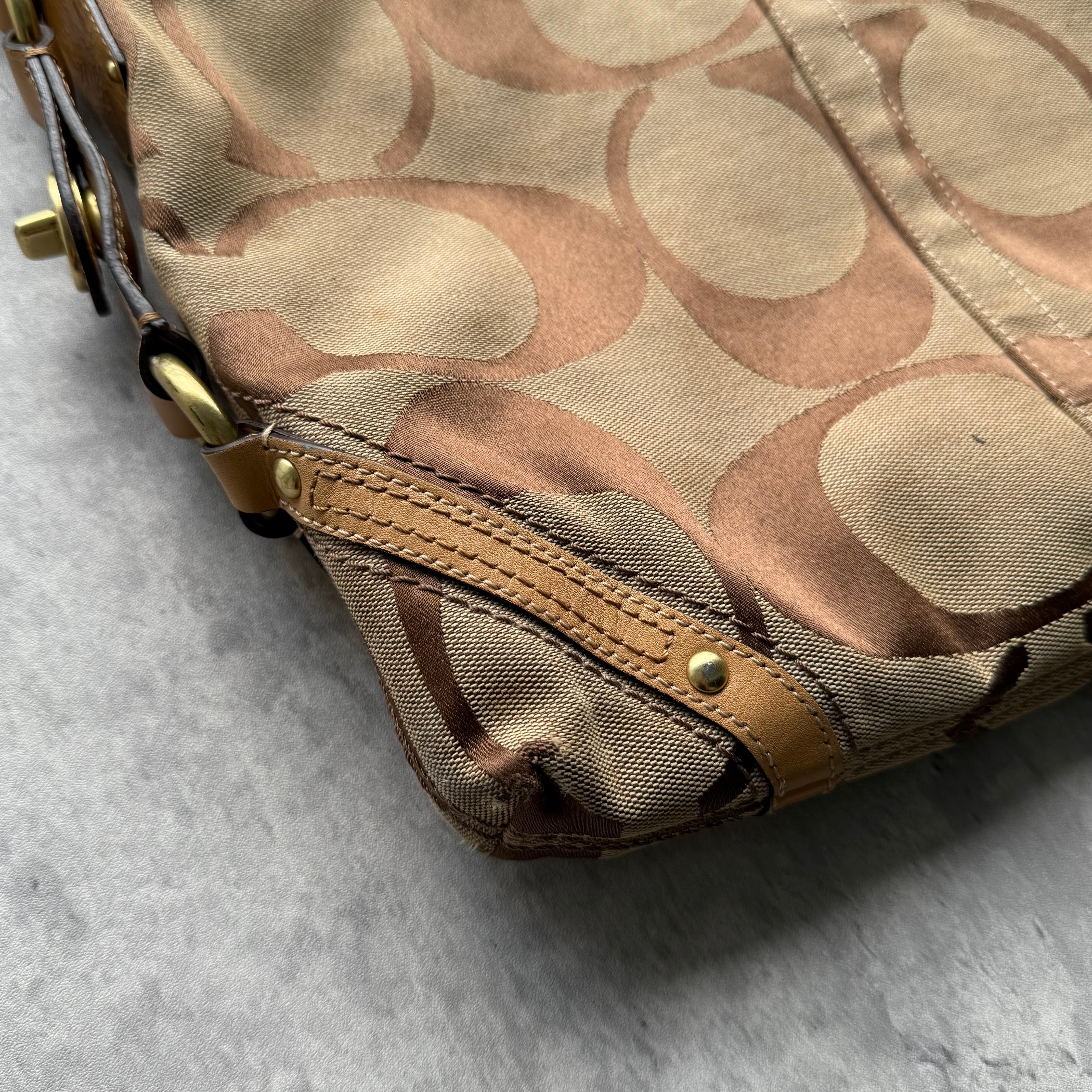 Coach Signature Carly ShoulderBag Beige