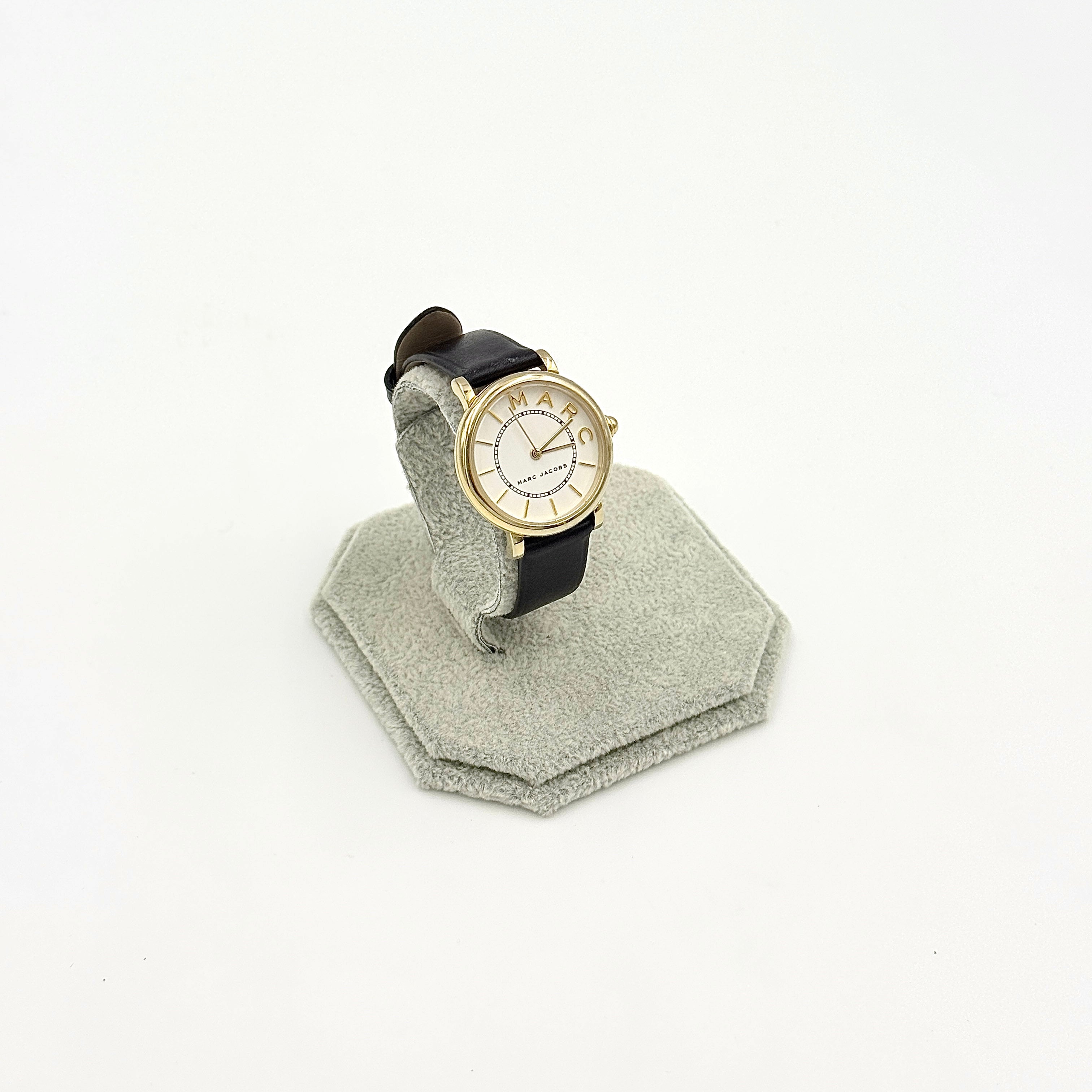 Marc Jacobs Roxy MJ1532 Gold Tone Watch Black