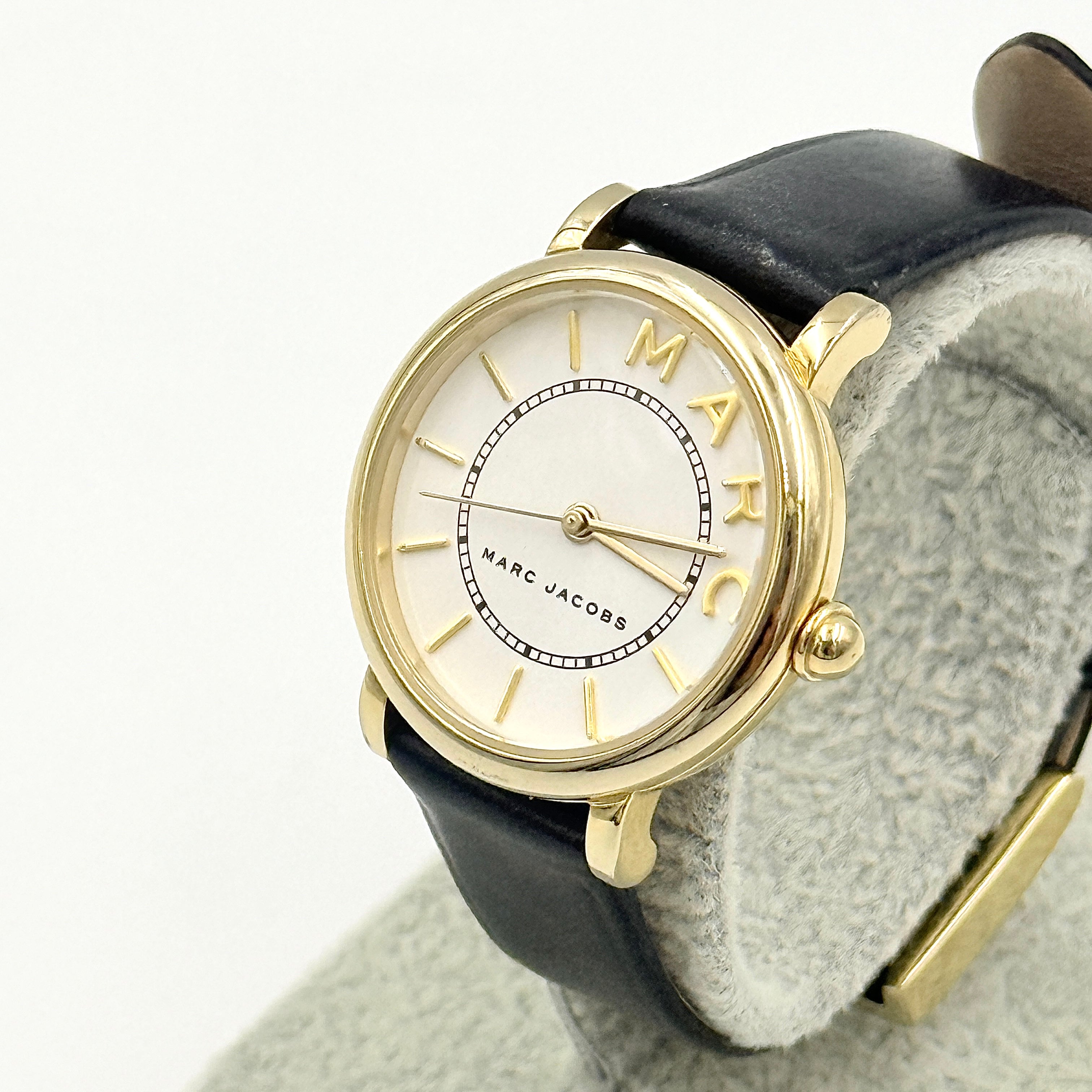 Marc Jacobs Roxy MJ1532 Gold Tone Watch Black