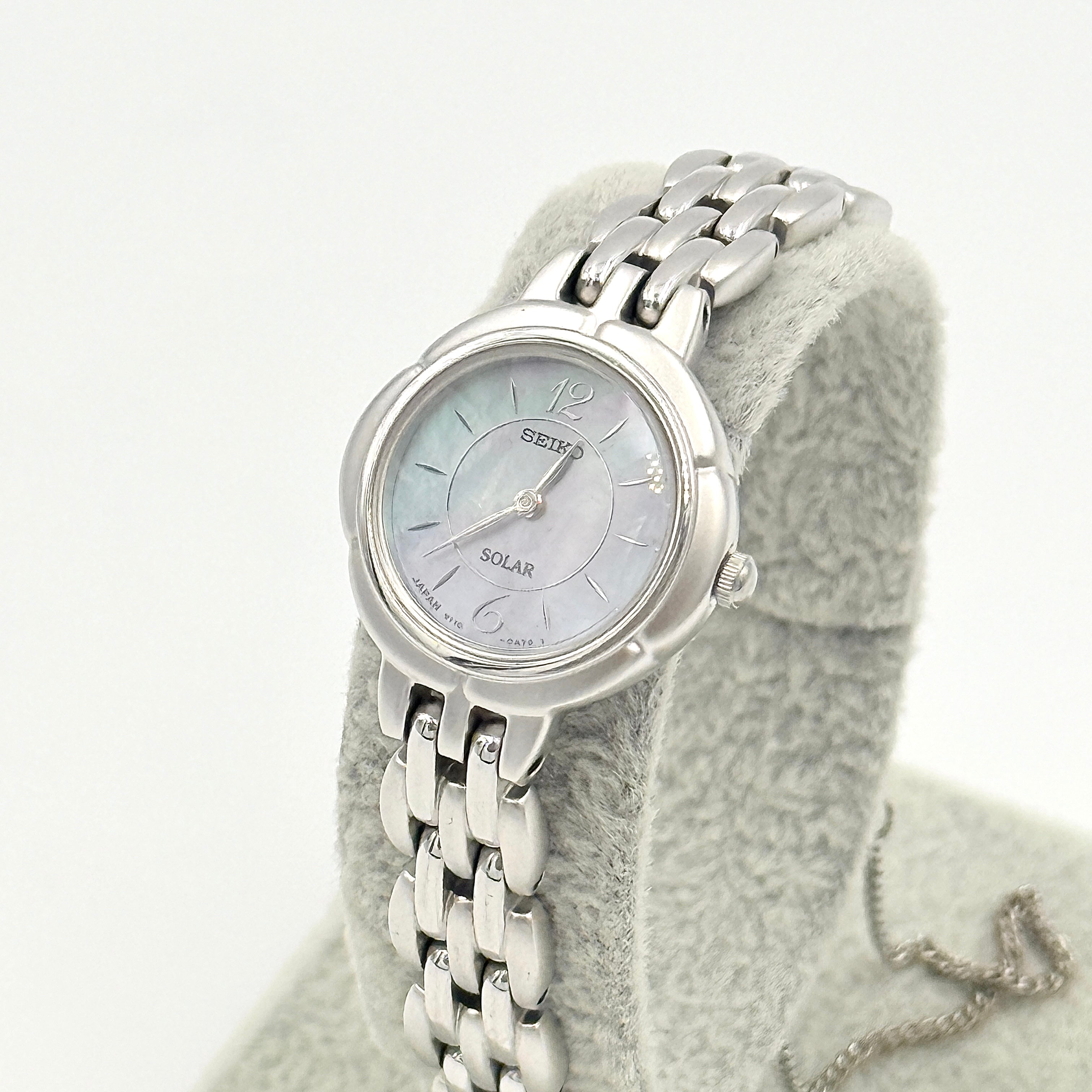 Seiko Exceline V110-0A70 Mother of Pearl Dial Stainless Steel Watch
