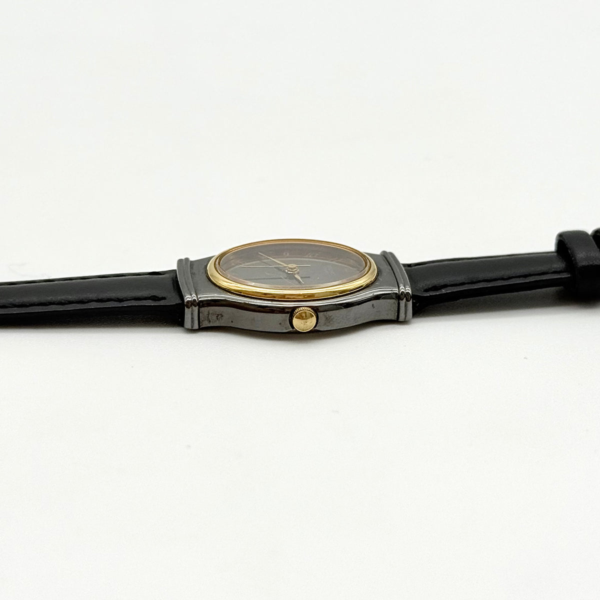 Seiko 2C21-5390 Quartz Wristwatch Black/Gold