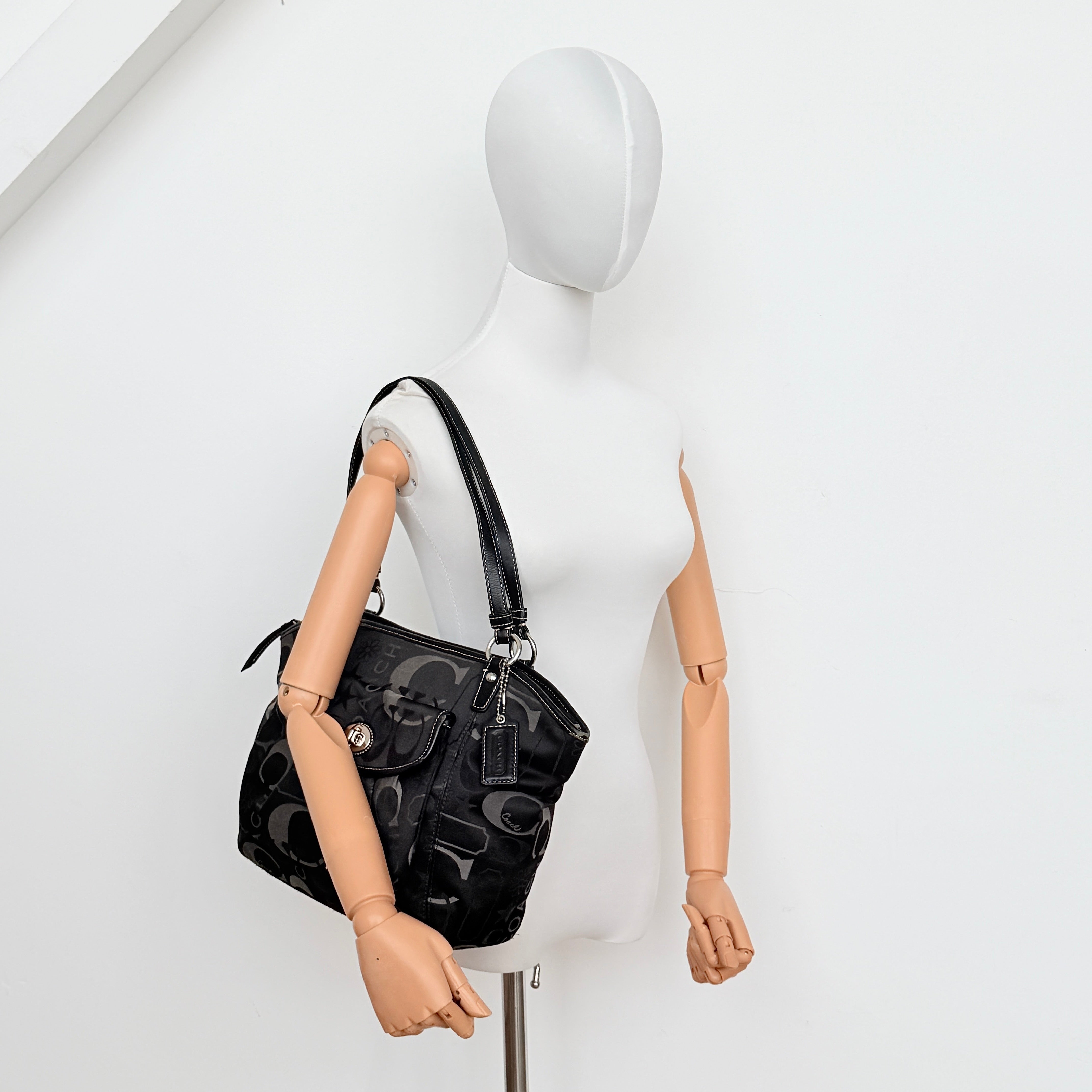 Coach Signature Leah Shoulder Bag Black