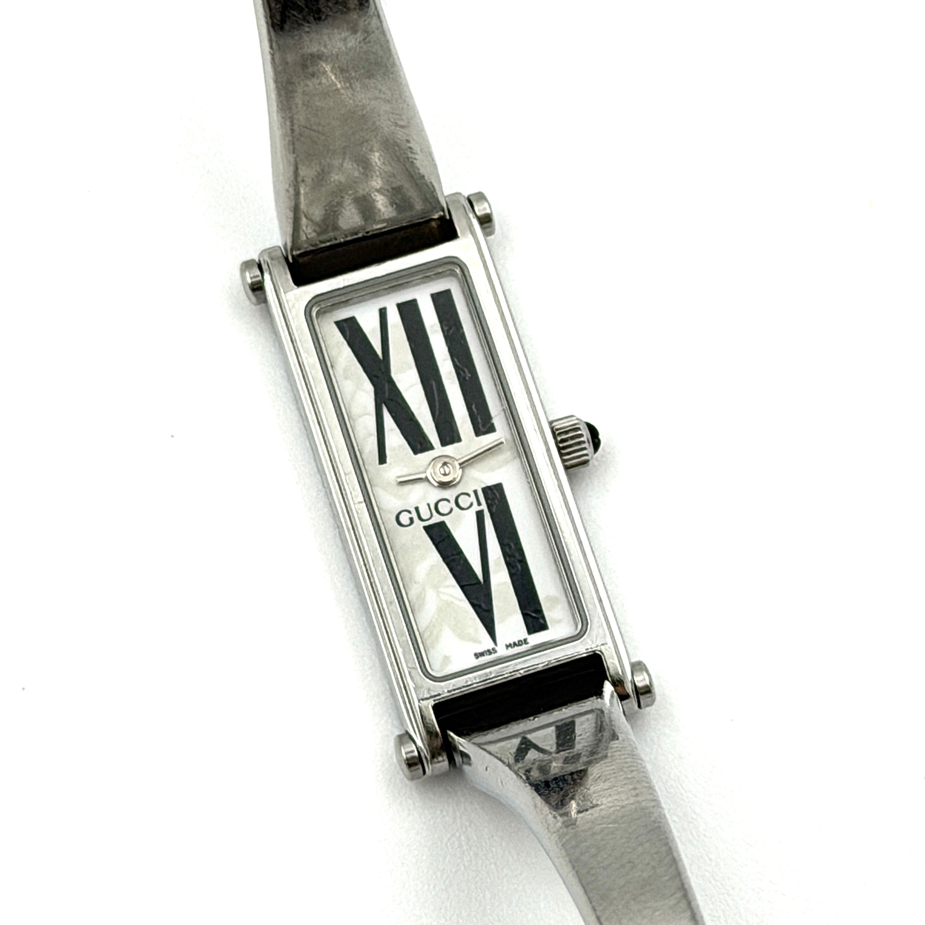 Gucci 1500L Bangle Watch Black/Silver