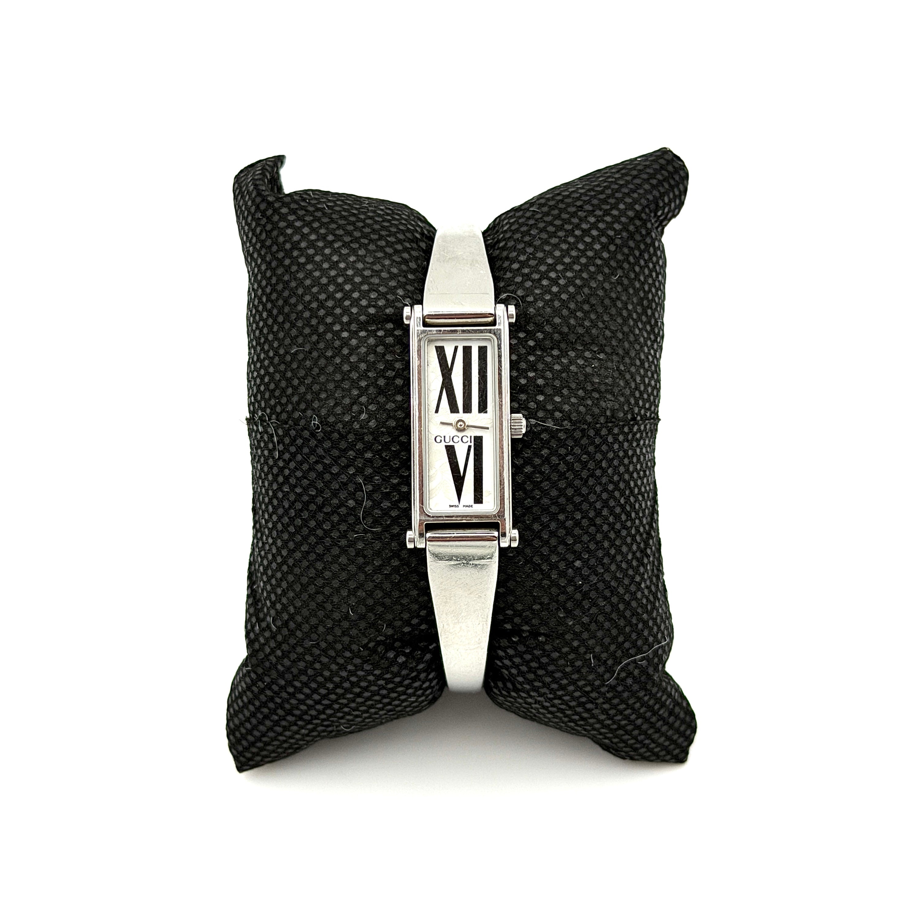 Gucci 1500L Bangle Watch Black/Silver